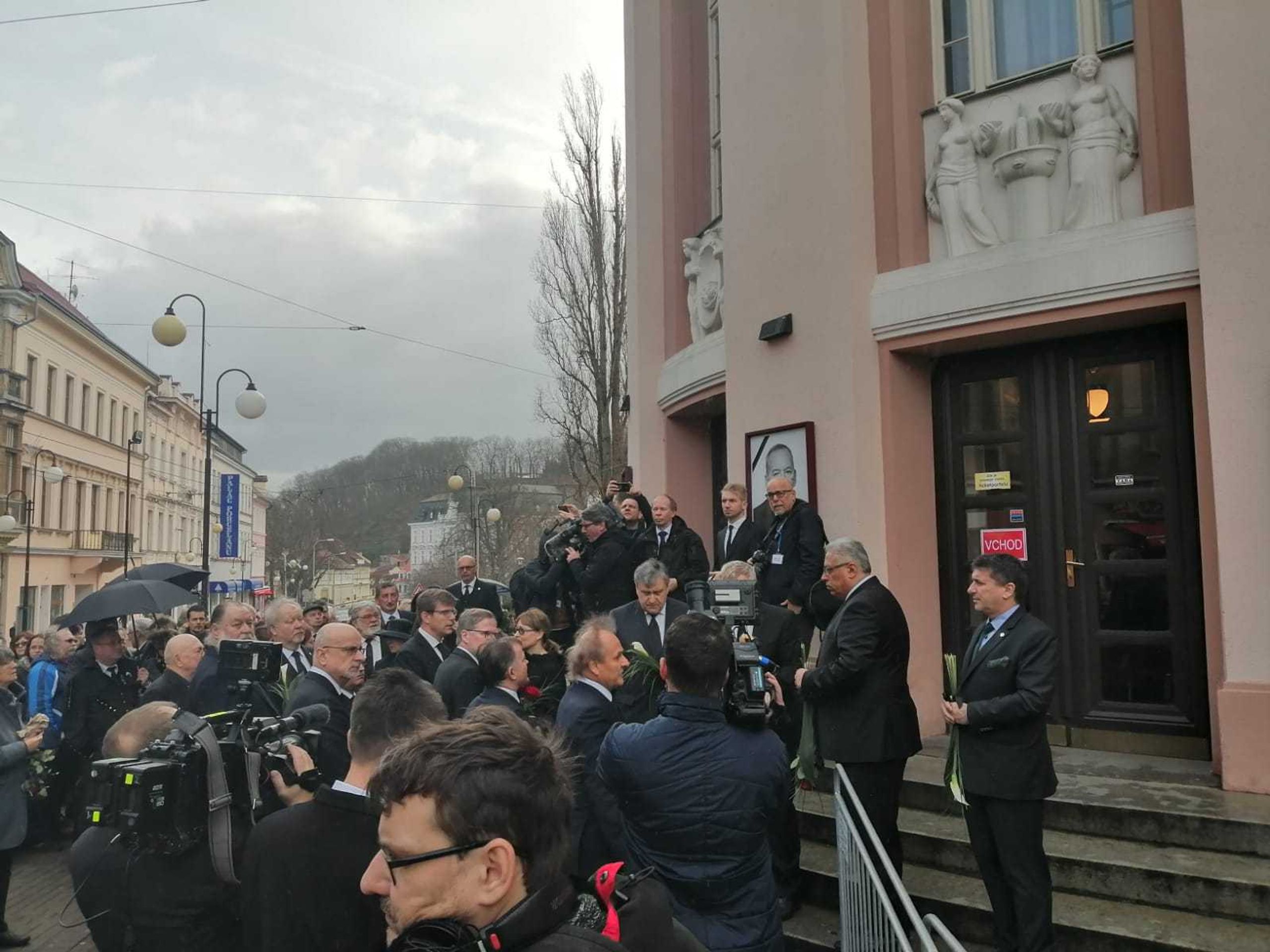 Rozloučení se zesnulým Kuberou - 3 - GALERIE: Rozloučení s Jaroslavem Kuberou (8/12)