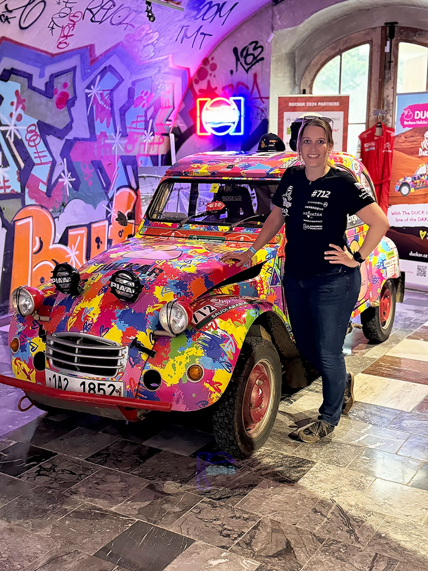 Dakarská "kachna" na výstavě v centru Prahy - Ikonická "kachna" v unikátním závodním designu (5/5)