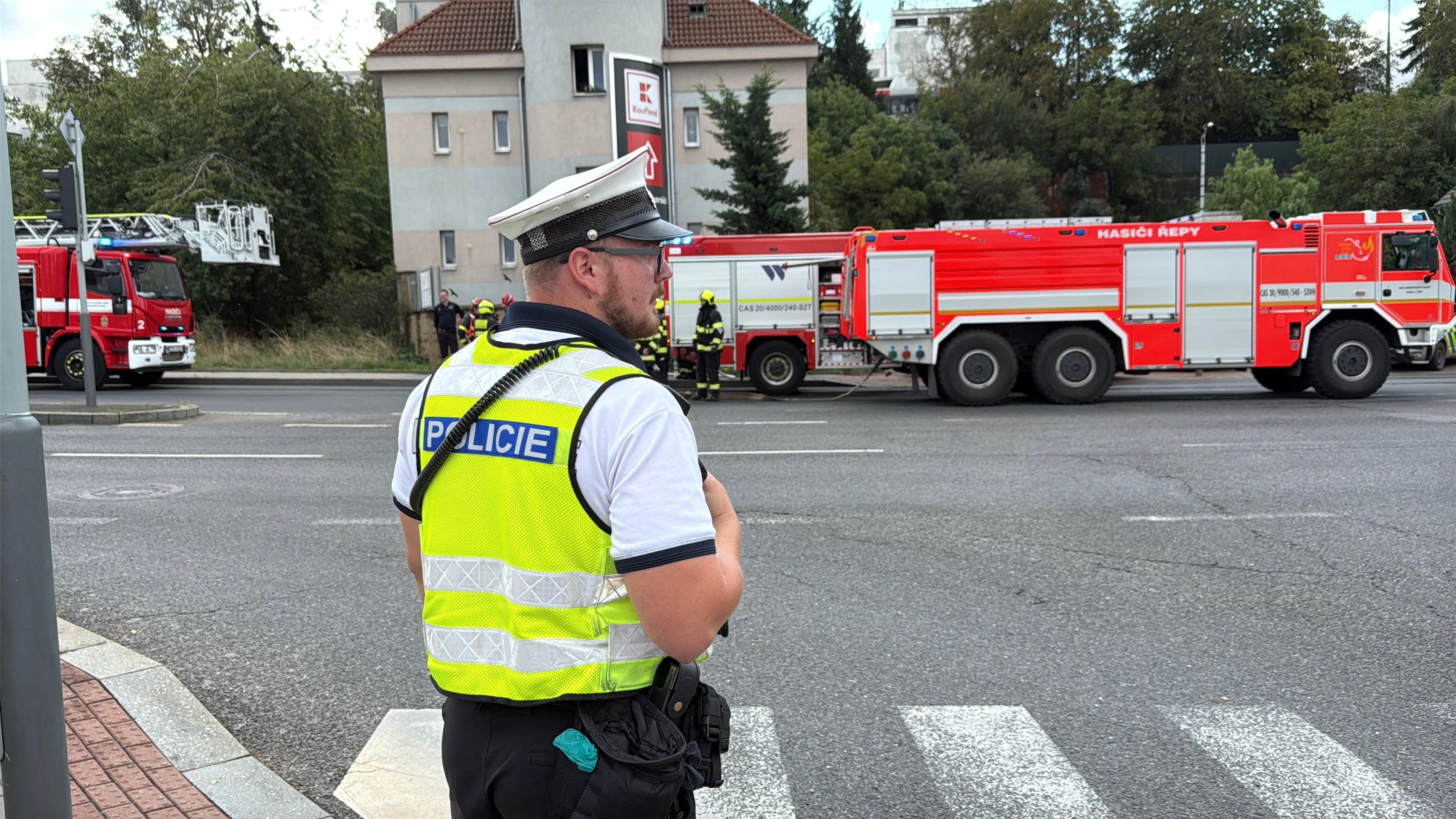 Požár bytového domu v pražských Řepích - Požár domu v pražských Řepích (10/11)