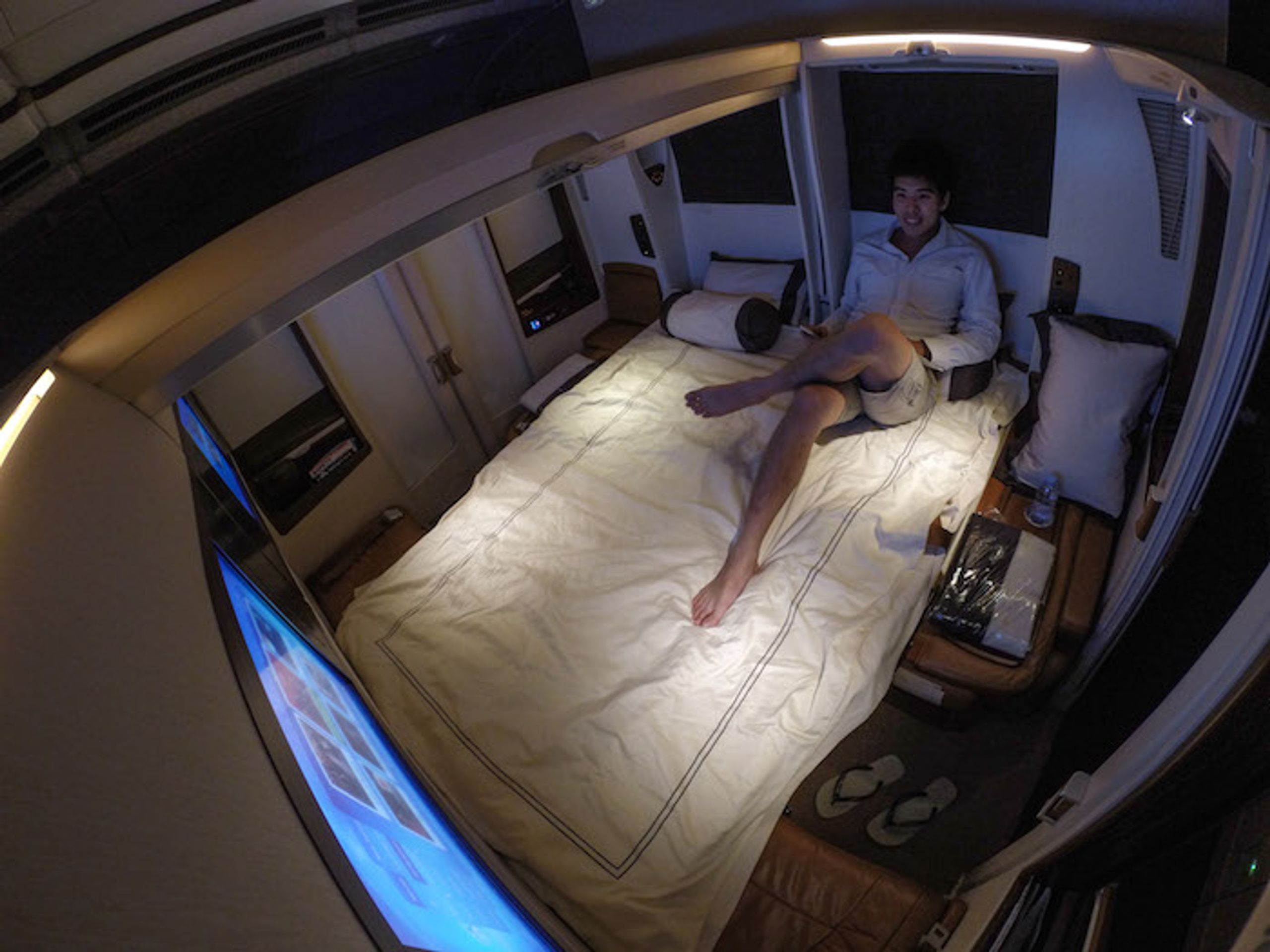 Airbus A380 - GALERIE: Fotbalisté Barcelony poletí luxusním letadlem (5/7)