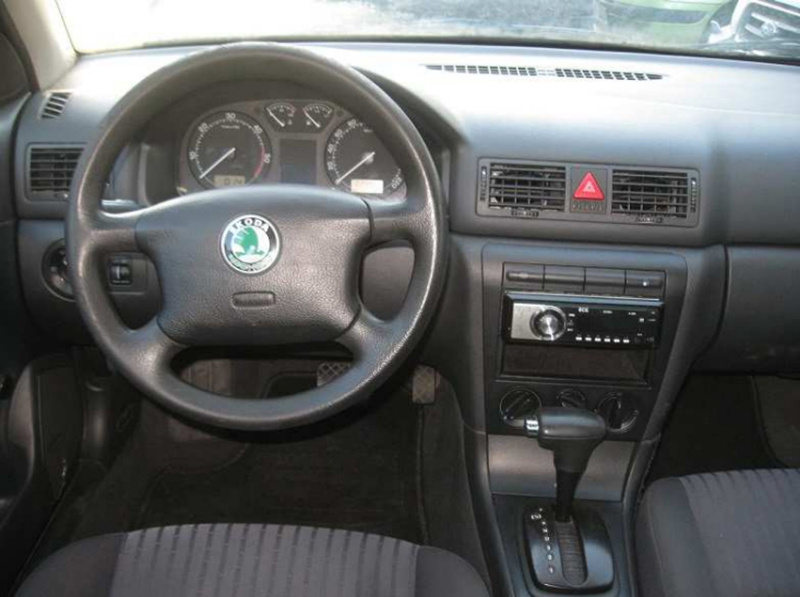 Škoda Octavia - 2 - GALERIE: Dražby - 2 (23/30)