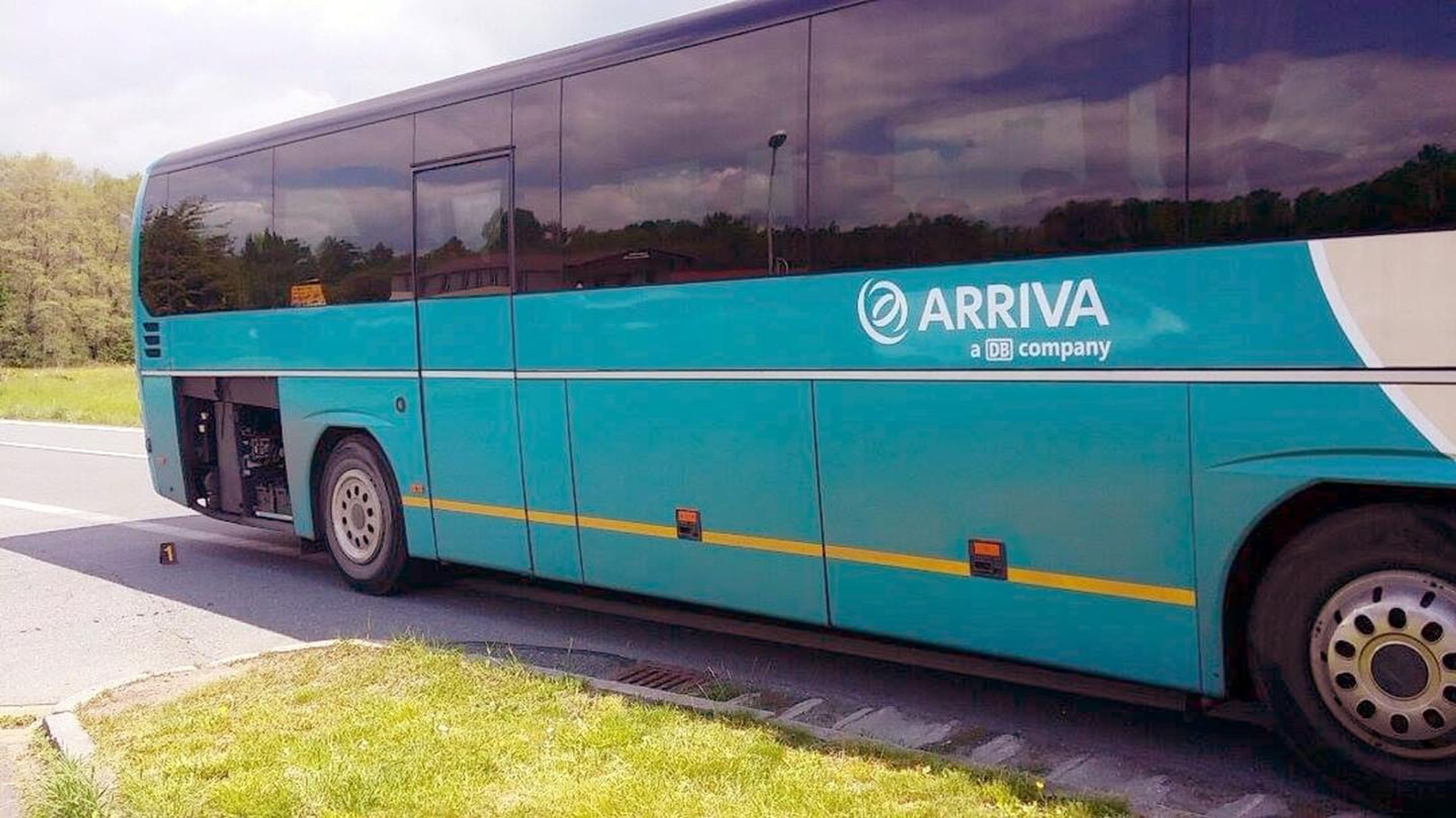 Autobus za jízdy amputoval cyklistovi ruku a rozpáral břicho - 2 - GALERIE: Autobus za jízdy amputoval cyklistovi ruku a rozpáral břicho (4/5)