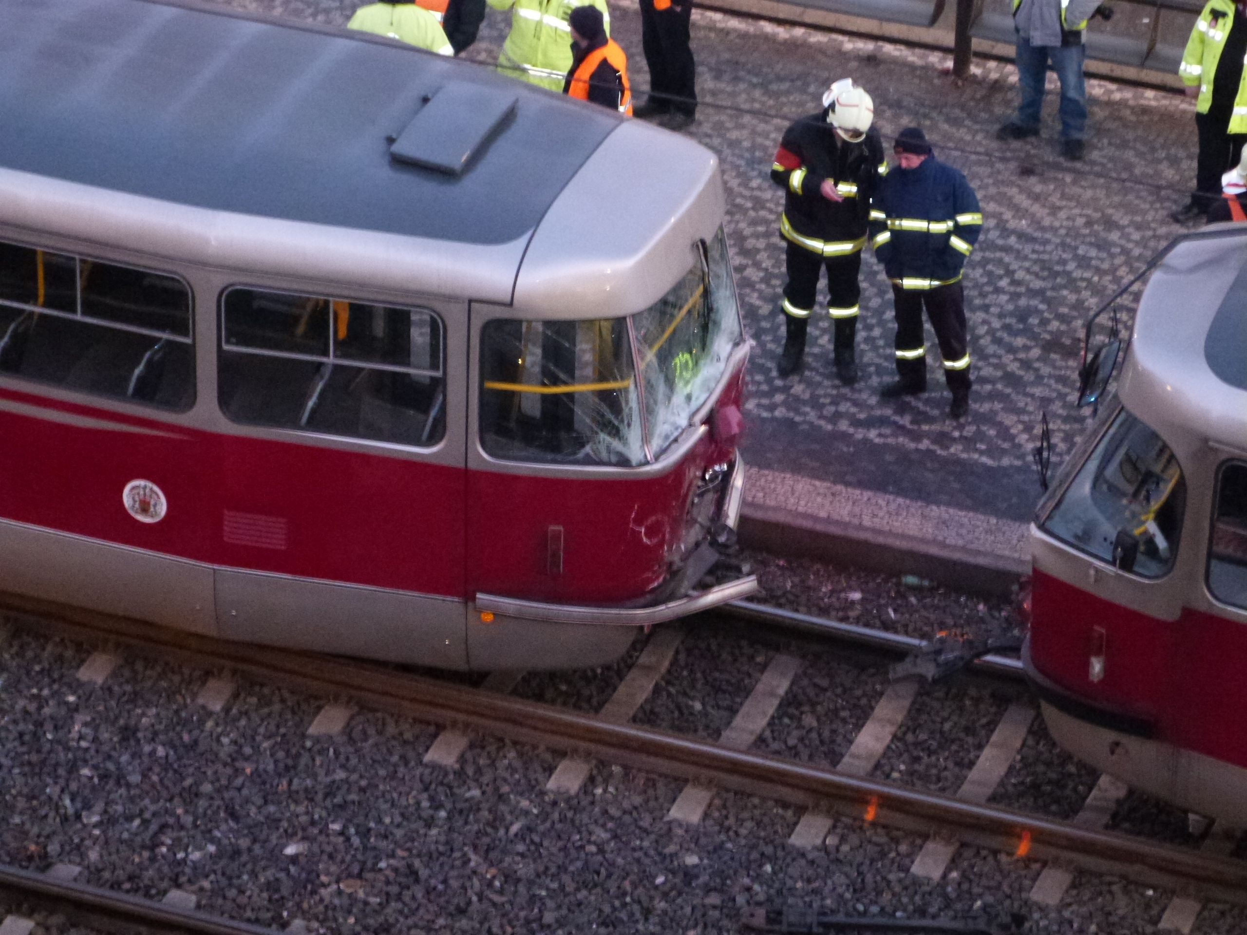 Nehoda tramvají Hradčanská - 2 - Nehoda tramvají na Hradčanské (8/9)