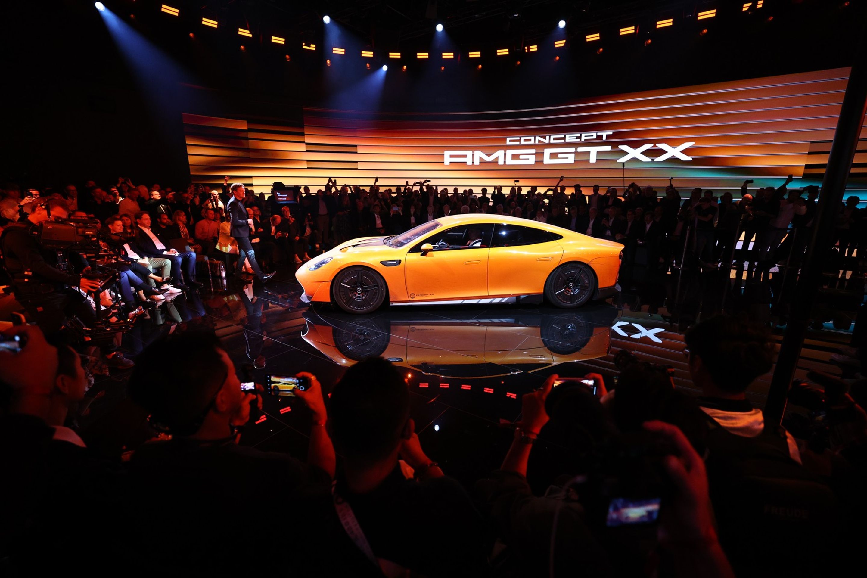 Mercedes-Benz představil novou éru elektrické mobility: ve světové premiéře předvedl elektrické GLC a ukázal také CLA Shooting Brake i koncept AMG GT XX - Autosalon v Mnichově ukazuje budoucnost automobilového průmyslu (28/37)