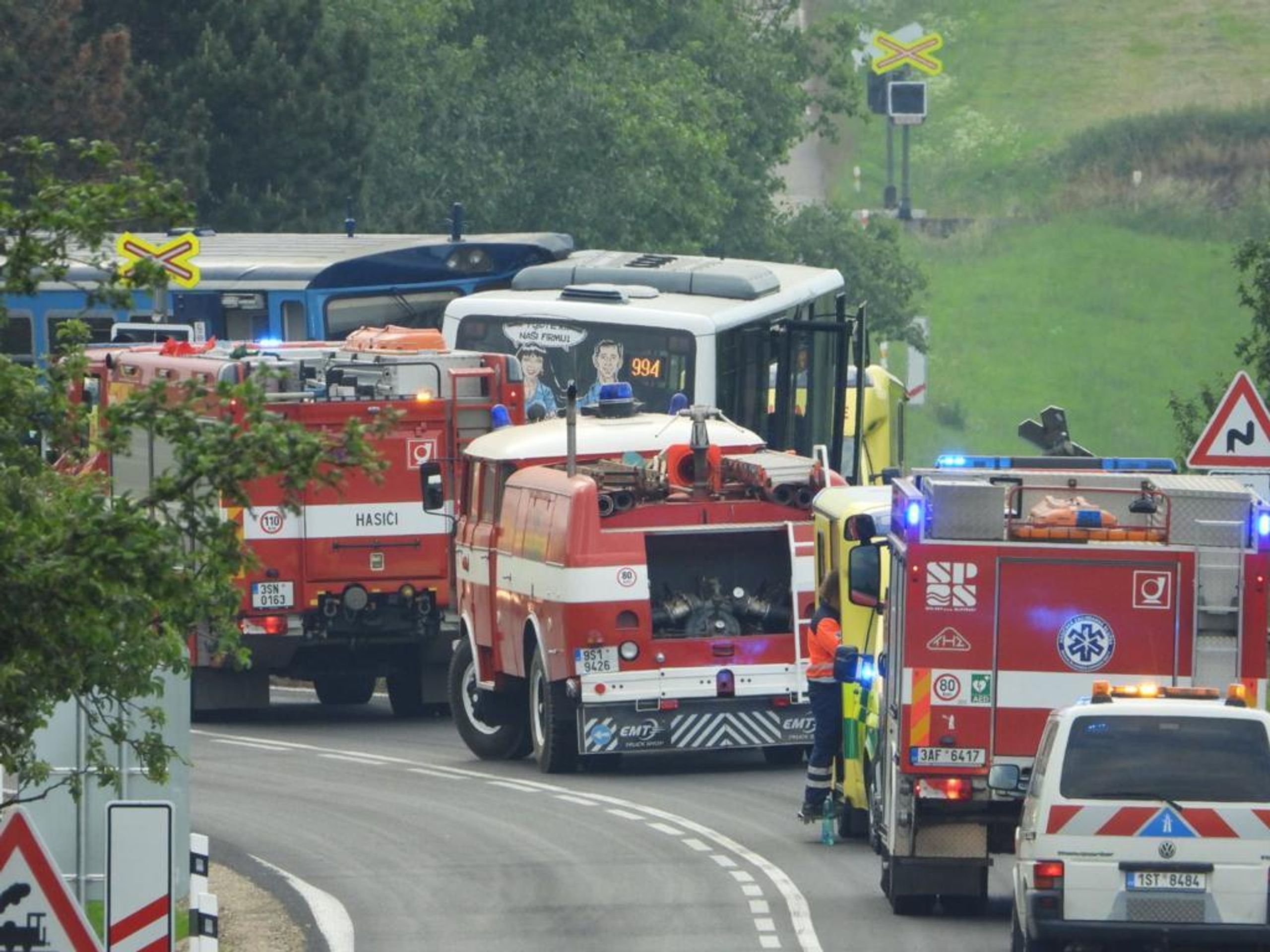 Srážka autobusu s vlakem na Benešovsku - 1 - GALERIE: Srážka autobusu s vlakem na Benešovsku (2/17)