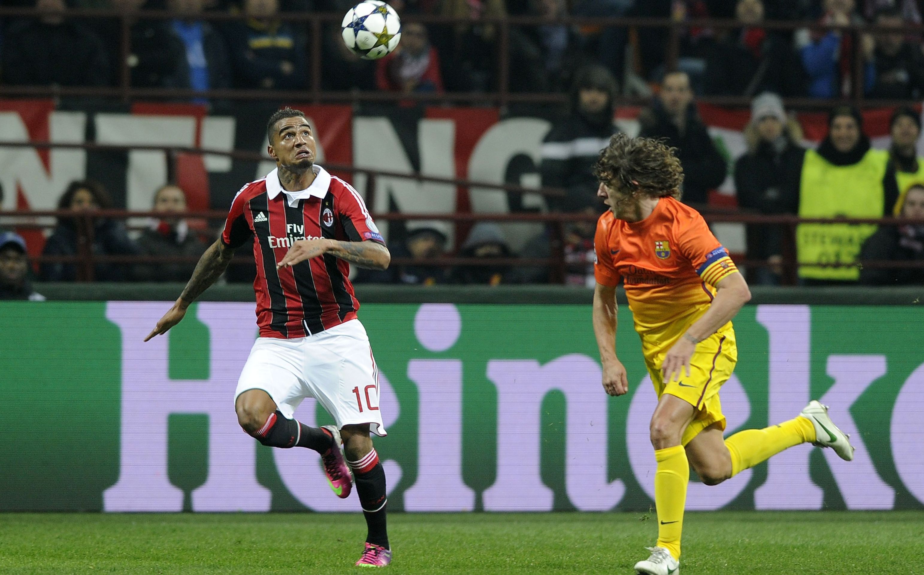 Boateng, Puyol - GALERIE: AC Milán smázl Barcelonu a Balotelli se bavil (13/13)