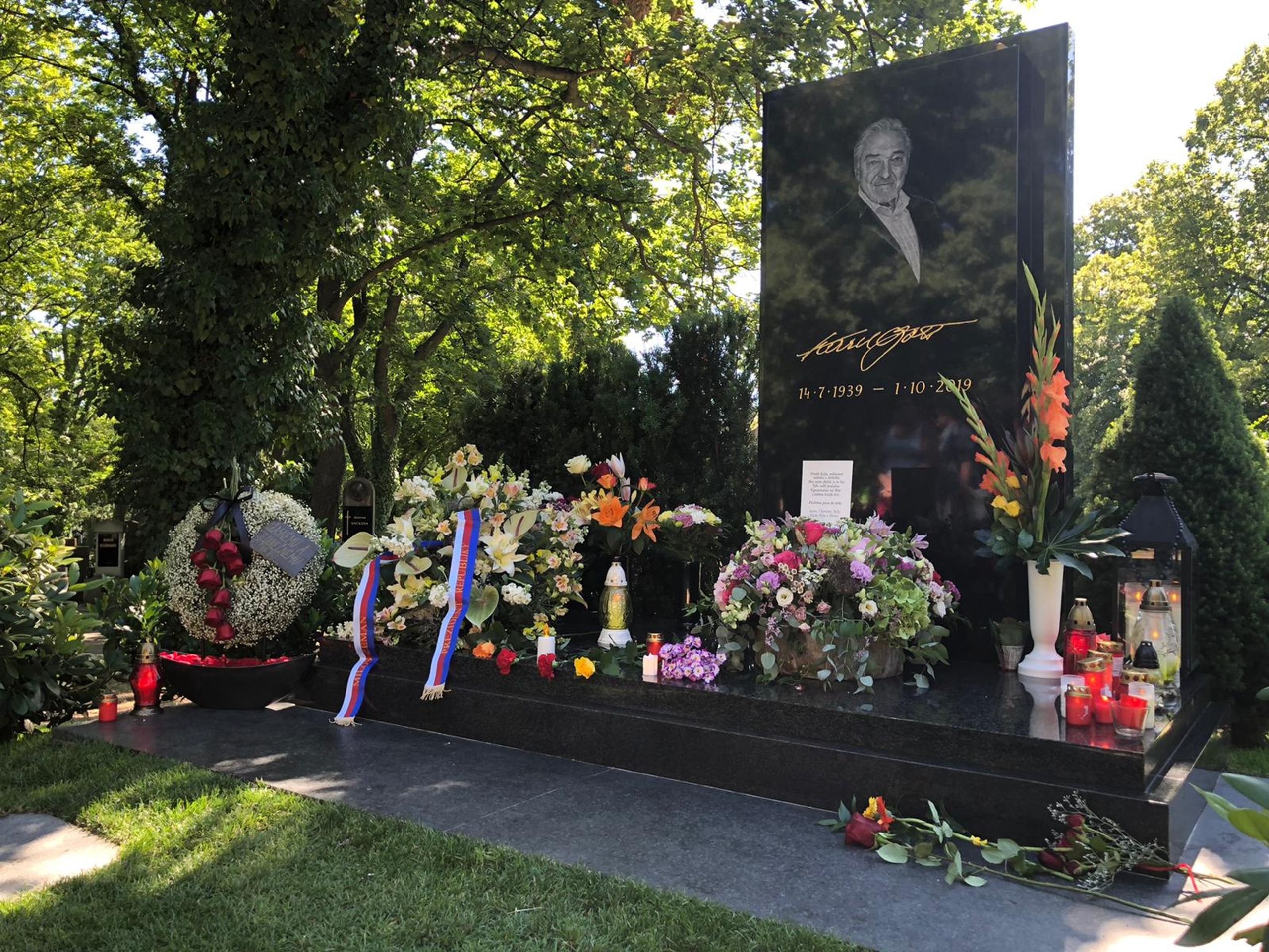 Karel Gott by slavil 81. narozeniny - 5 - GALERIE: Výročí narození Karla Gotta (7/8)