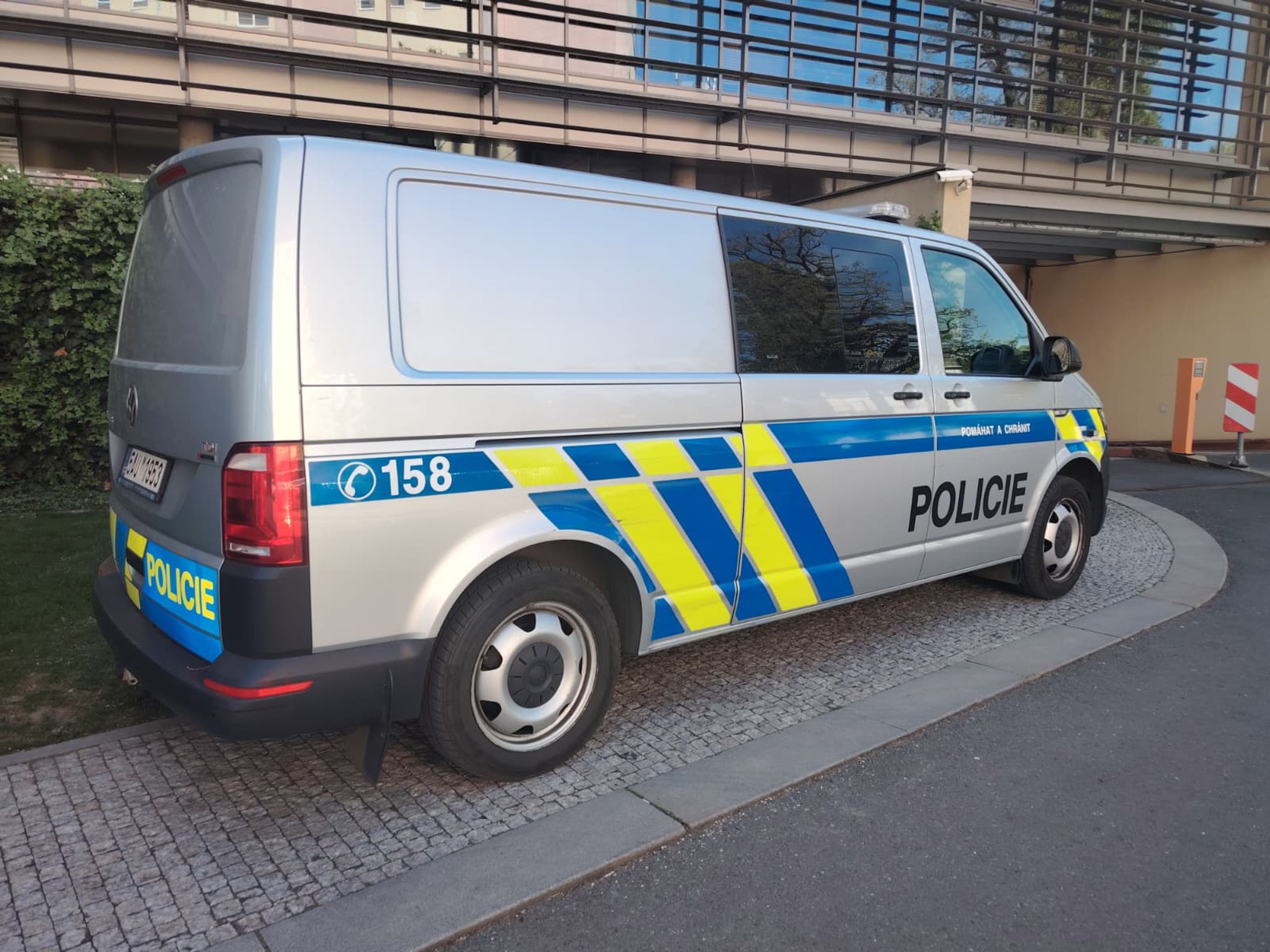 Policejní zásah v Unicornu - Policejní zásah v Unicornu (3/7)