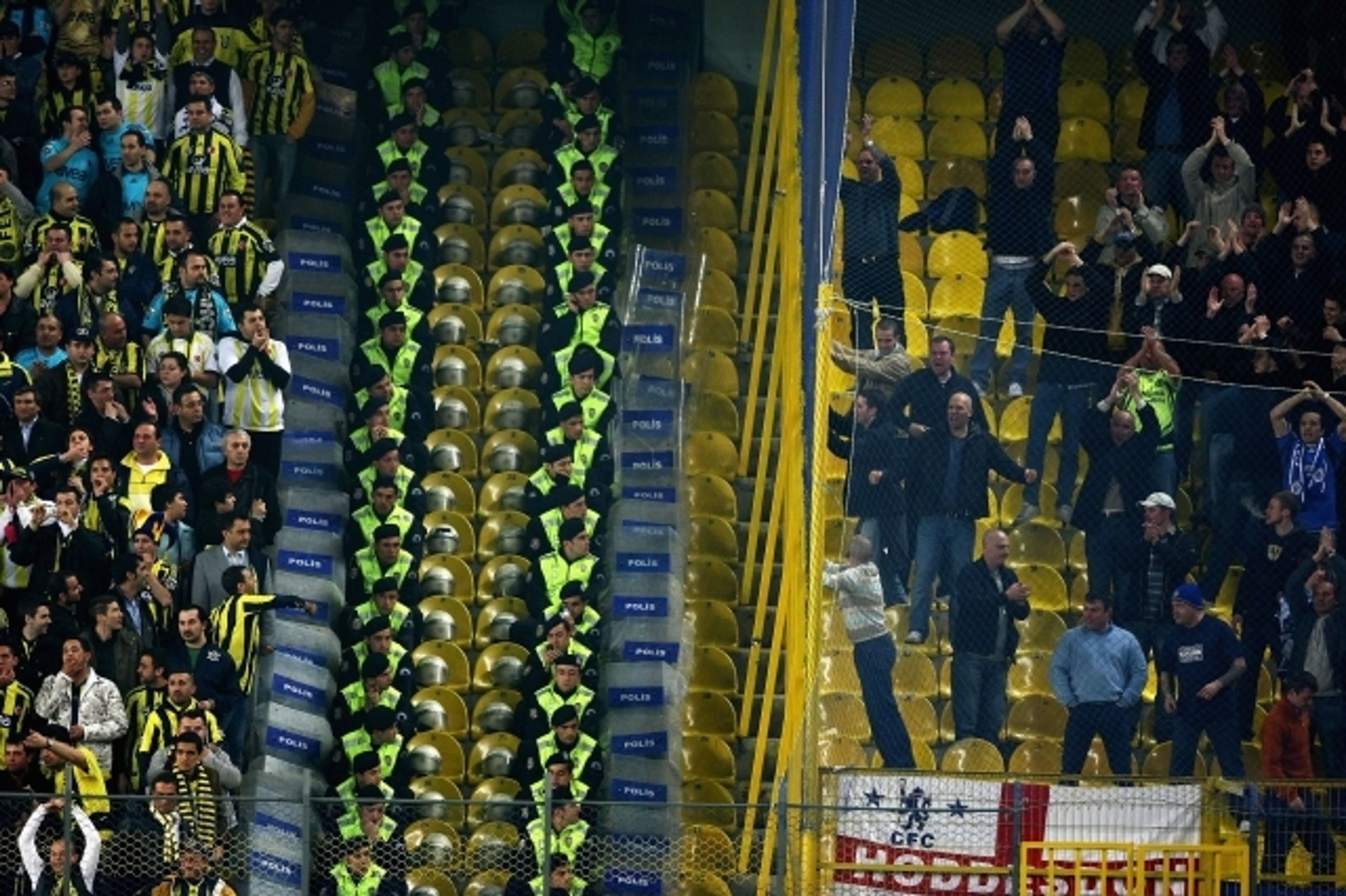 Fanoušci Fenerbahce Istanbul - 3 - GALERIE: Fanoušci Fenerbahce (5/7)