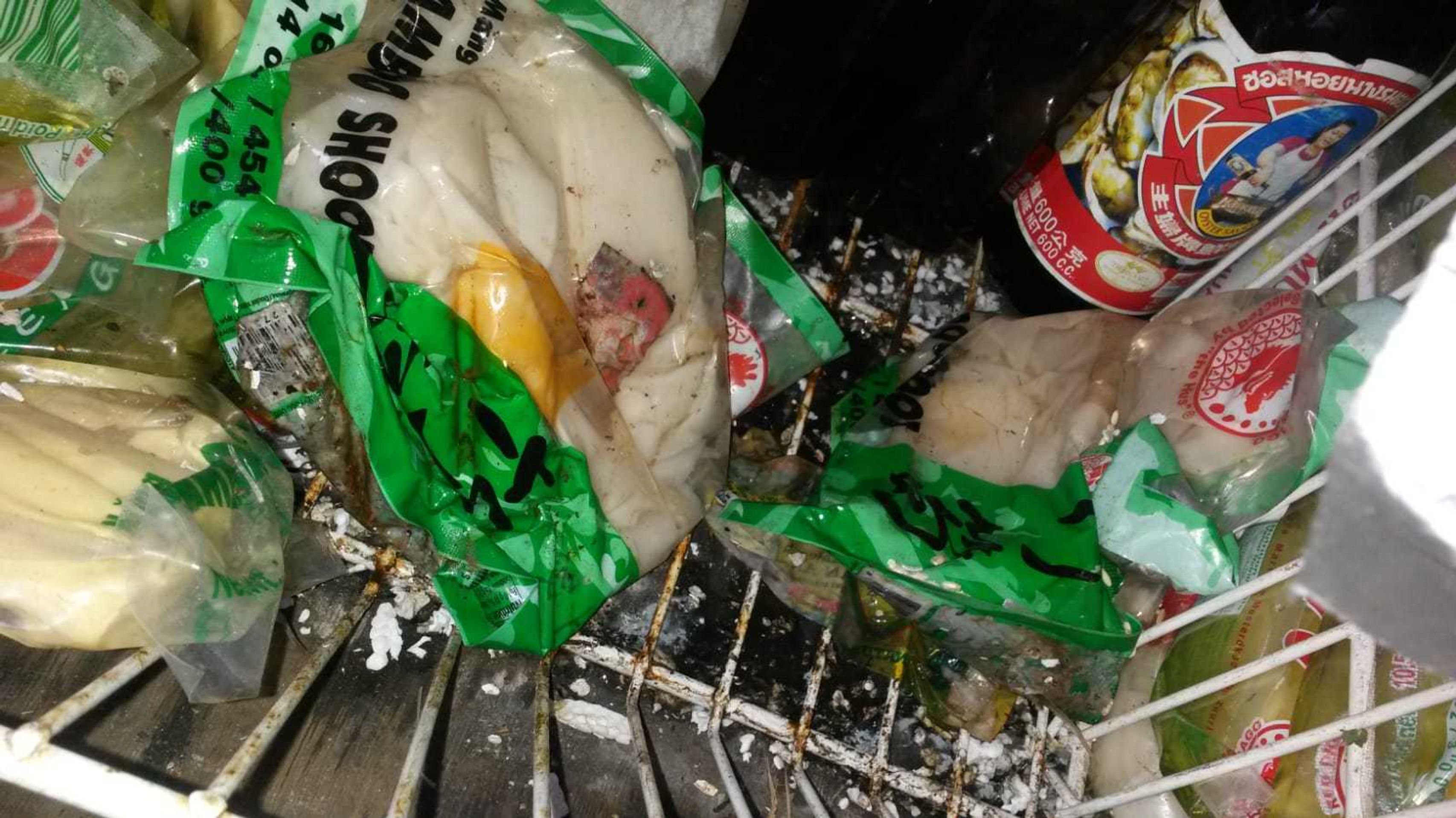 Celníci a policisté odhalili v SAPĚ závadné potraviny - 3 - GALERIE: Závadné potraviny v SAPĚ (18/40)