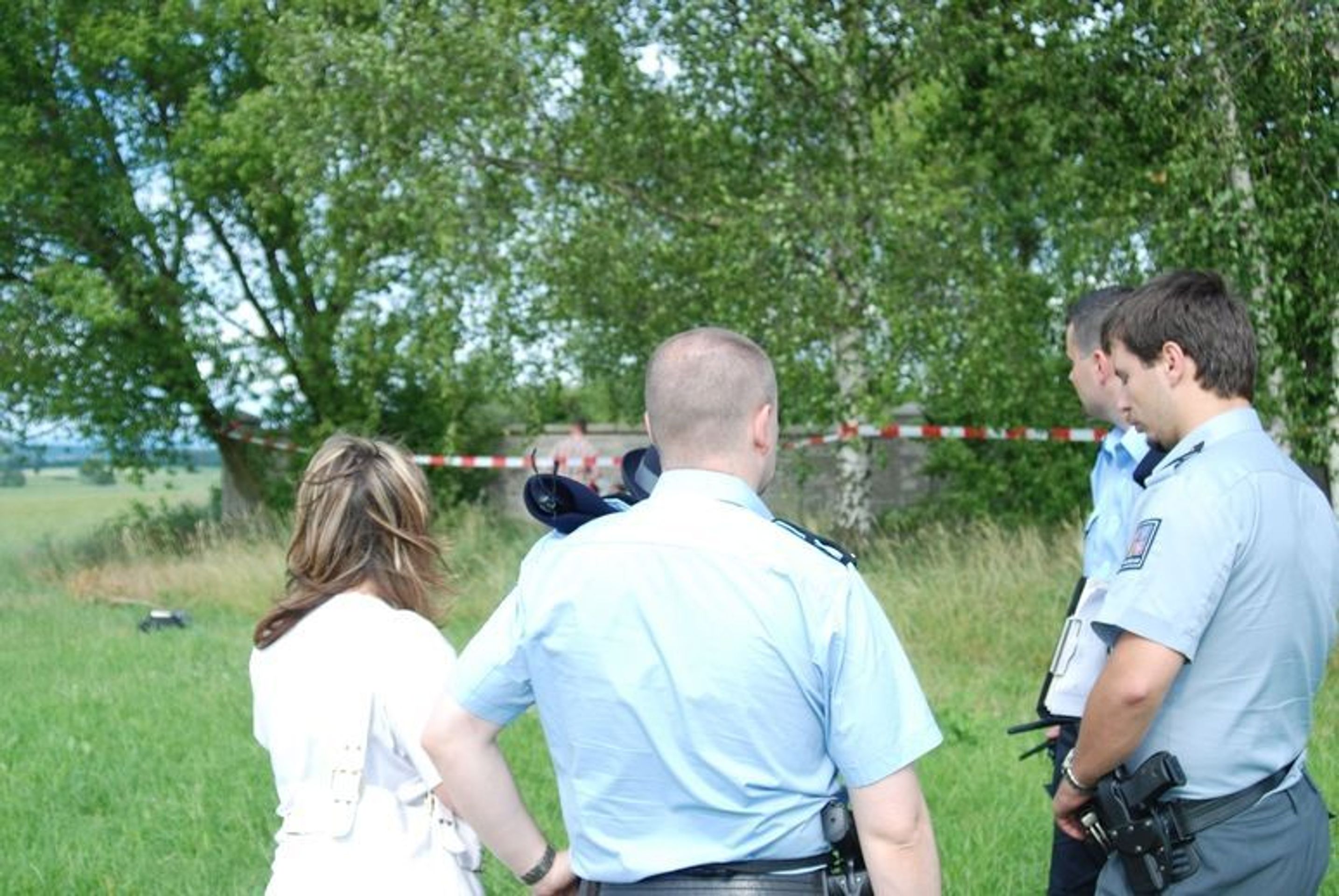 Policie na místě činu - Fotogalerie - sebevrah v Sezemicích (1/3)