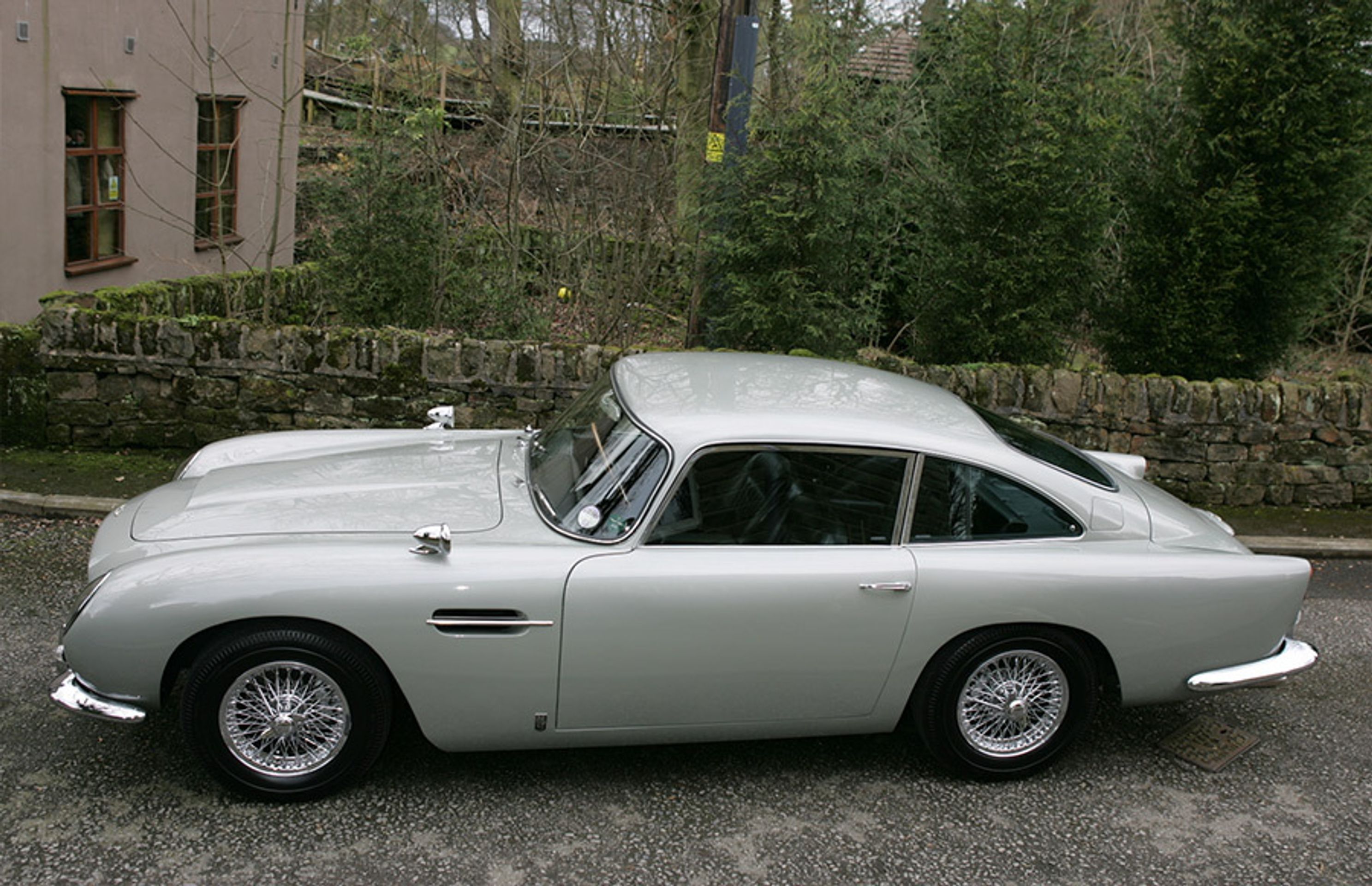 Bondův Aston Martin DB5 - 13 - Fotogalerie: Bondův Aston Martin DB5 (7/8)