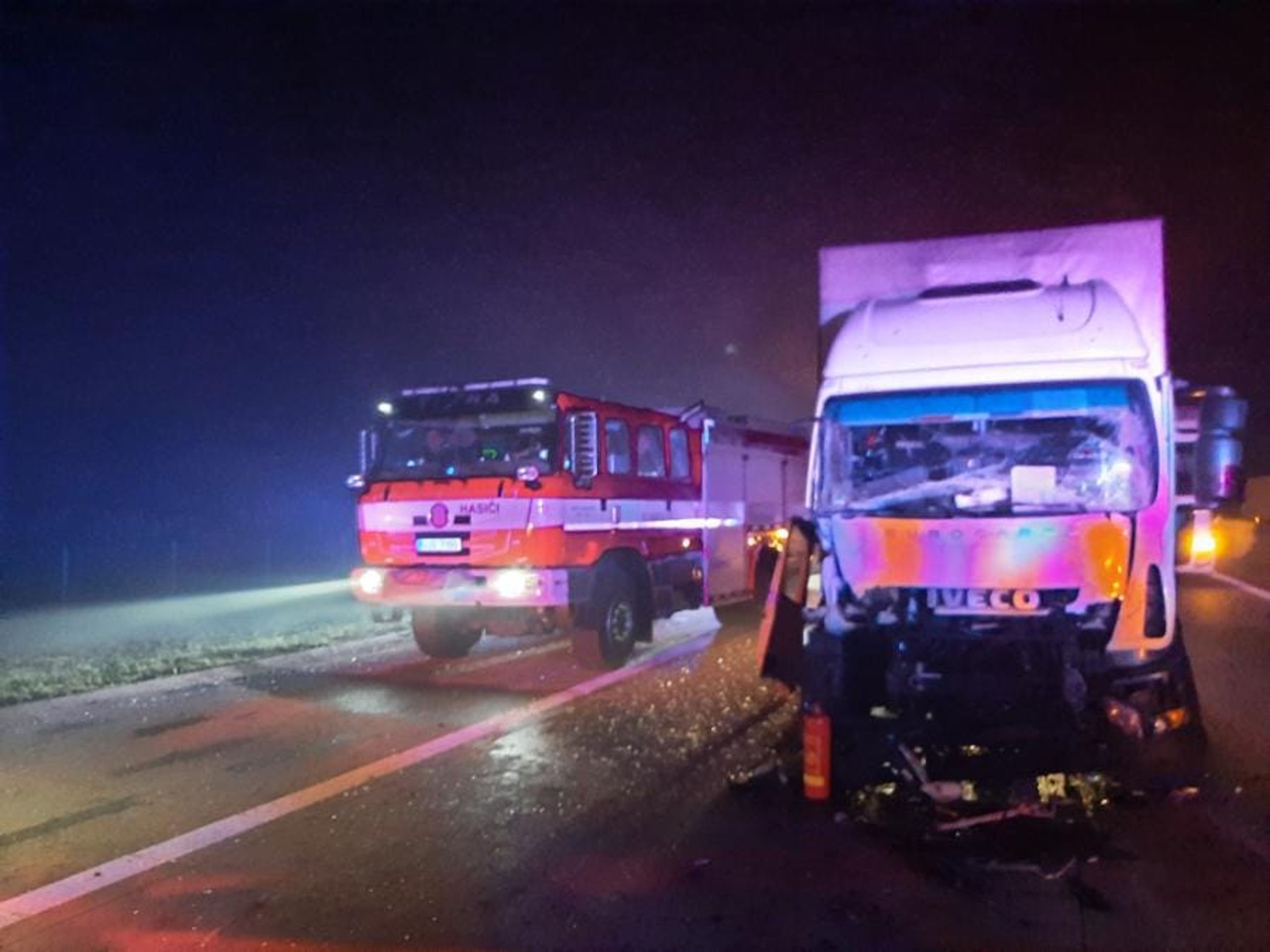 Dopravní kolaps na dálnici D1, ve směru na Brno stojí - Dopravní kolaps na dálnici D1, ve směru na Brno stojí (3/5)