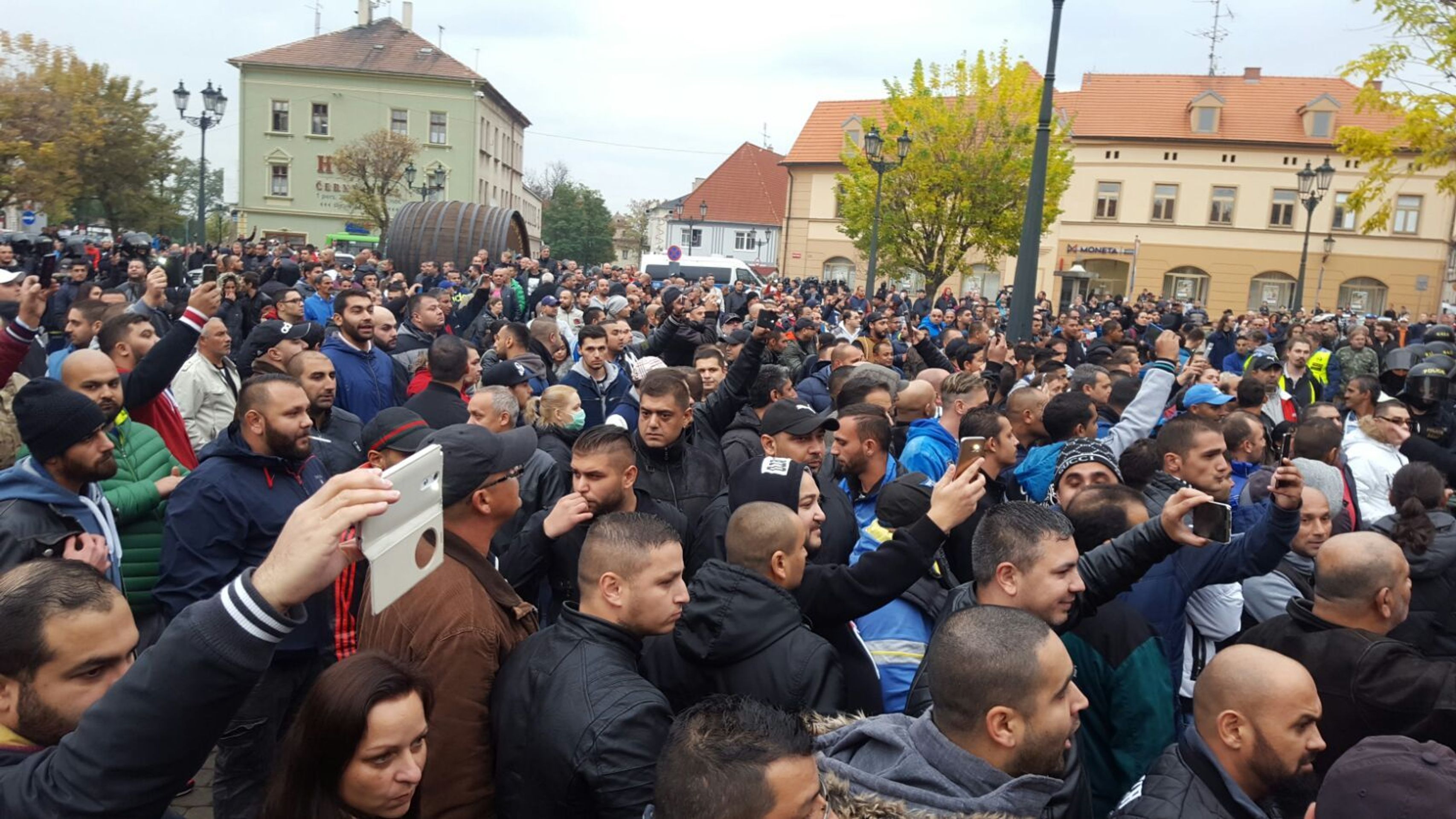 Pietní shromáždění v Žatci - 13 - GALERIE: Pietní shromáždění v Žatci (13/16)
