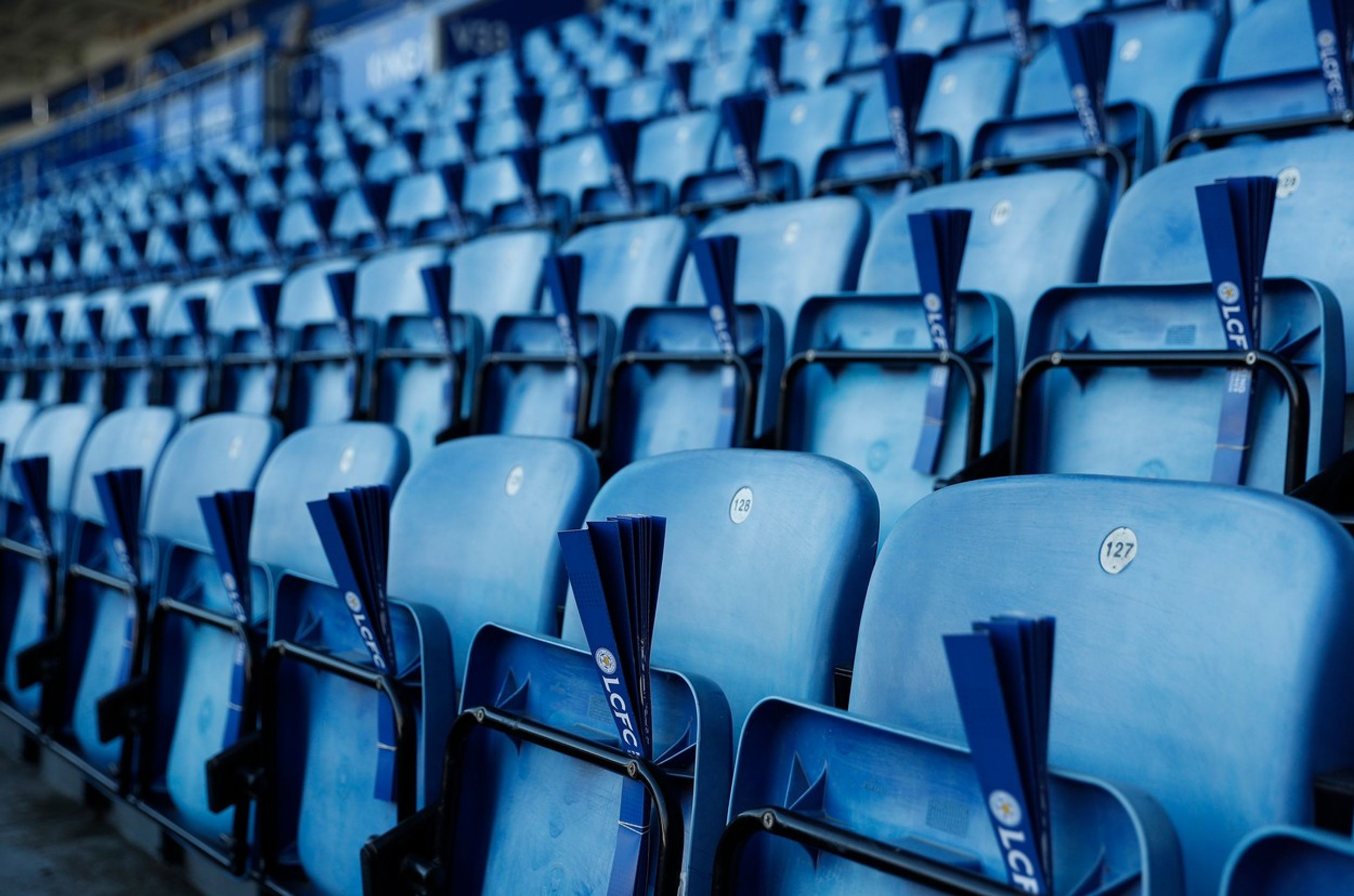 Sedačky na King Power Stadium - GALERIE: Fotbalový domov Leicesteru City (5/6)