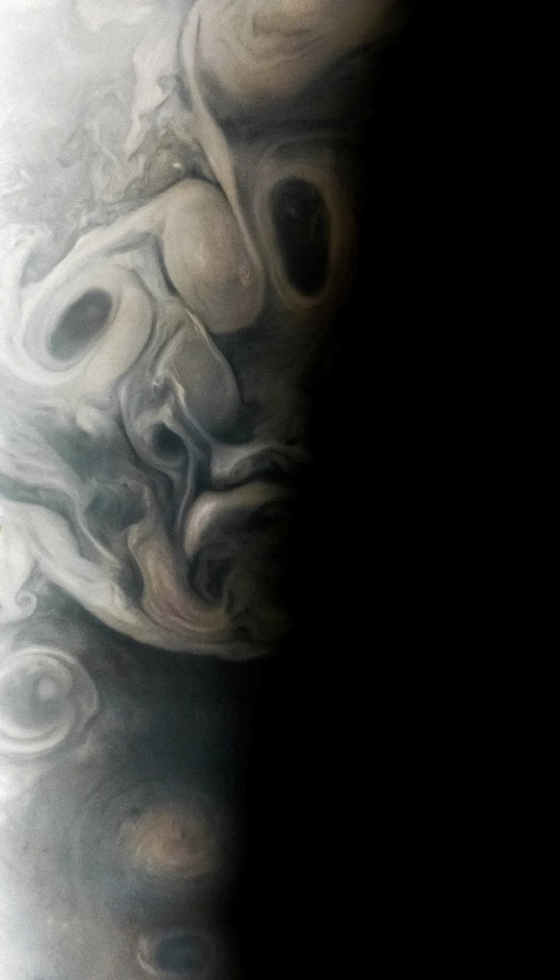NASA zachytila "naštvaného obra" - NASA zachytila "naštvaného obra" (2/3)