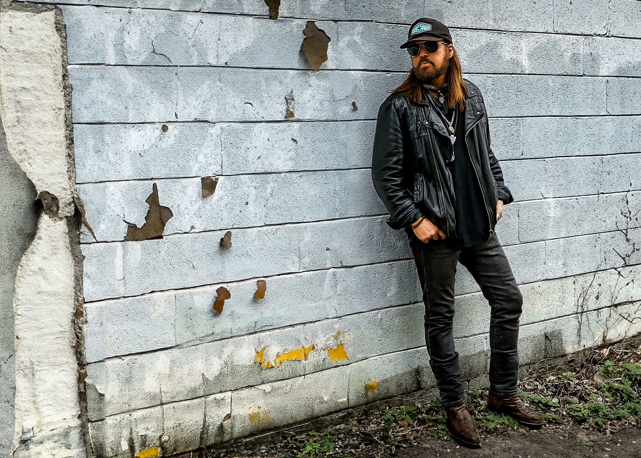 Billy Ray Cyrus - Světové hvězdy se spojily ve videoklipu americké verze hitu Pár přátel Michala Davida (10/15)