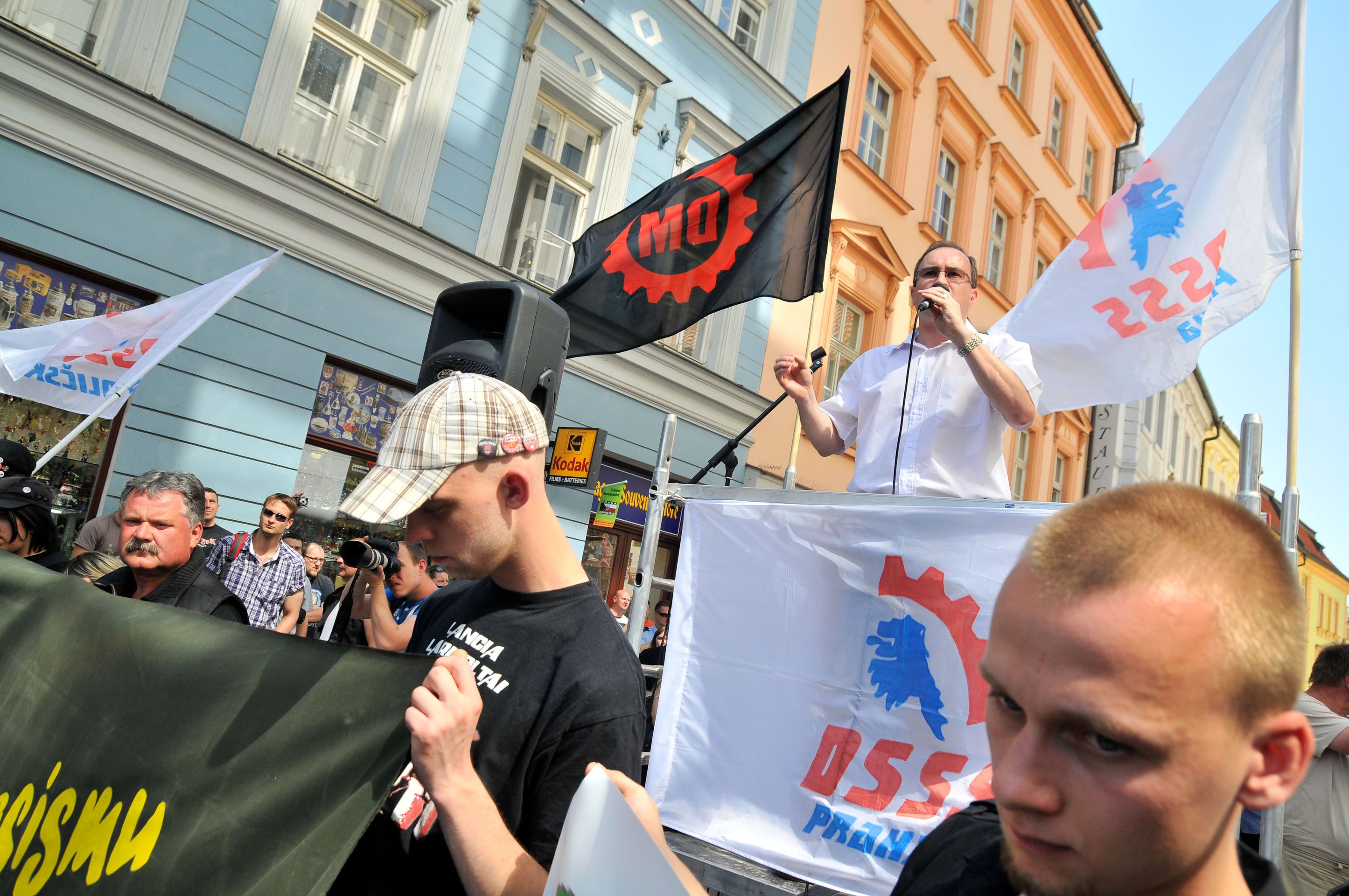 Na Můstku se sešli příznivci DSSS - 2 - Demonstrace 1. května - DSSS (2/3)