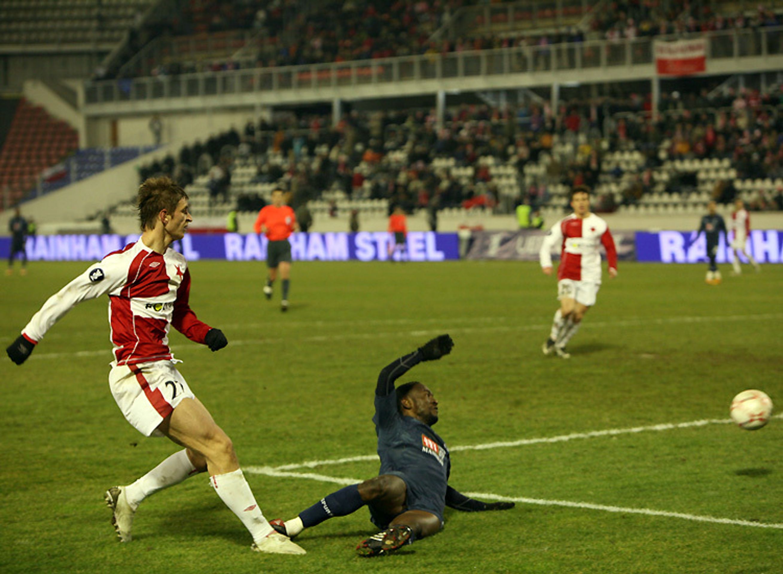 SK SLAVIA PRAHA - TOTTENHAM HOTSPUR FC - Videa: Slavia podlehla Tottenhamu 1:2 (6/8)