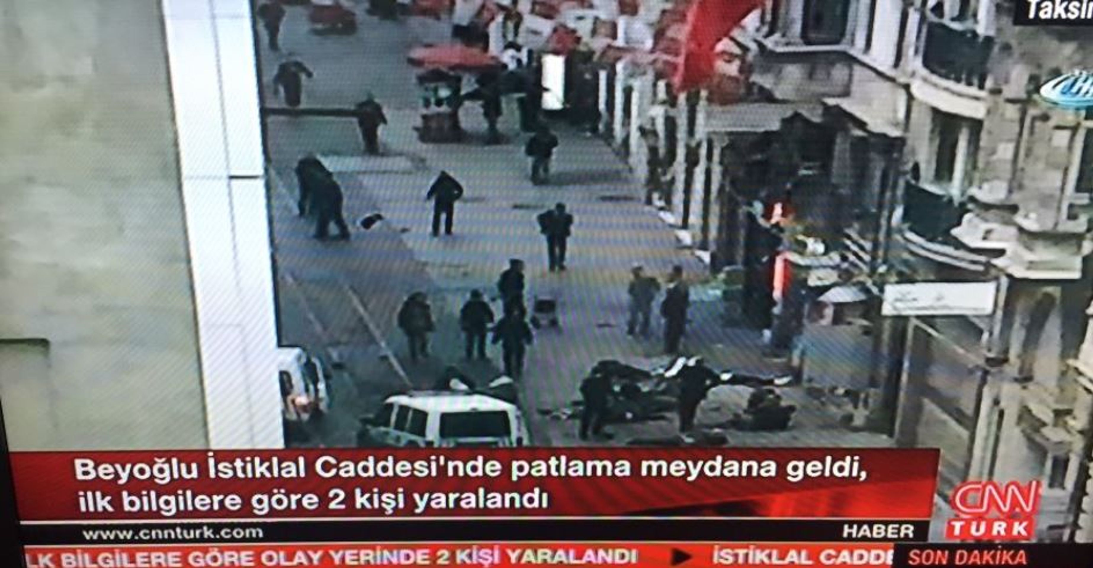Výbuch v Istanbulu - GALERIE: Exploze na pěší zóně v Istanbulu (4/4)