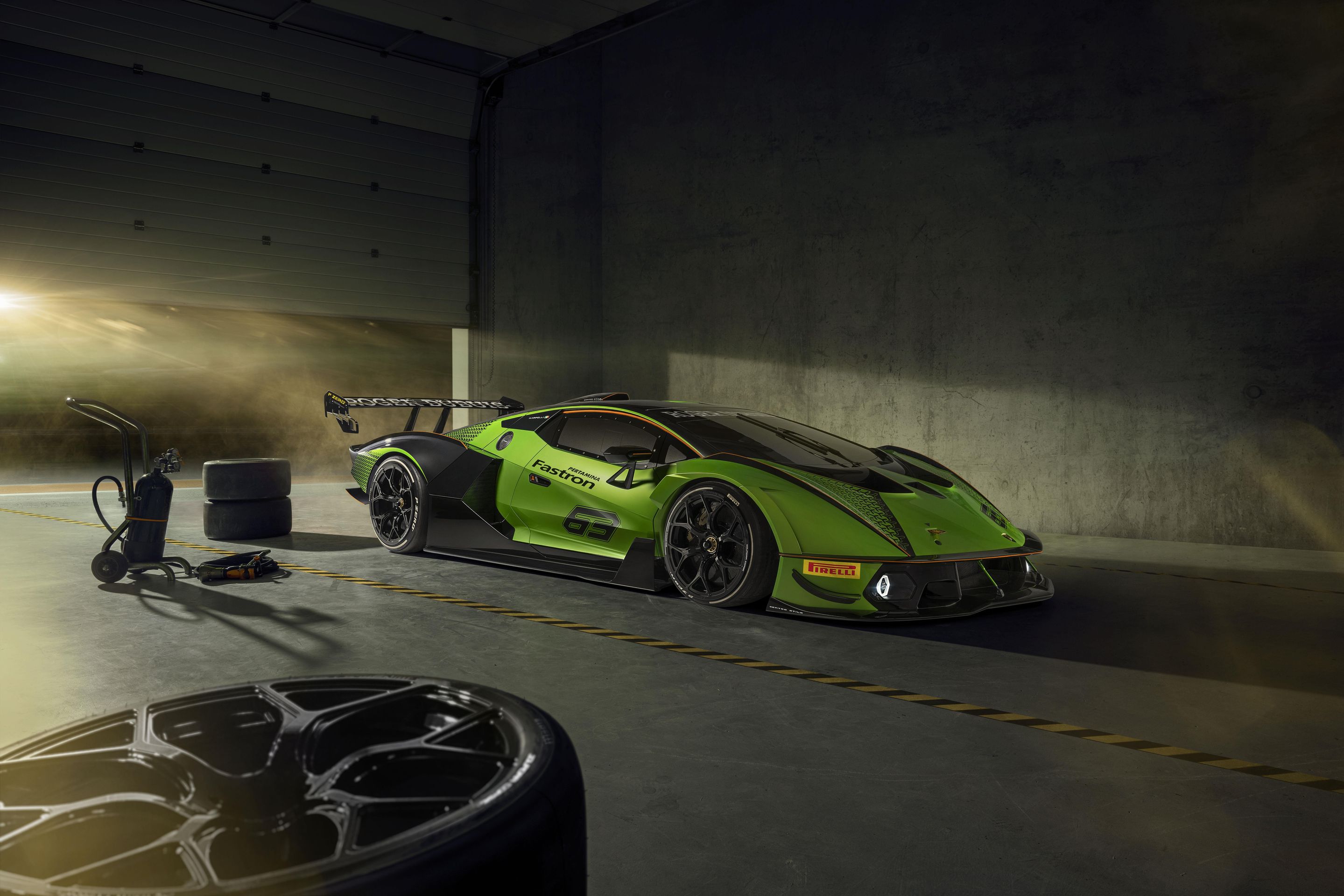 Lamborghini Essenza SCV12 - 20 - Fotogalerie: Exkluzivní hračka pro milionáře Lamborghini Essenza SCV12 (3/17)