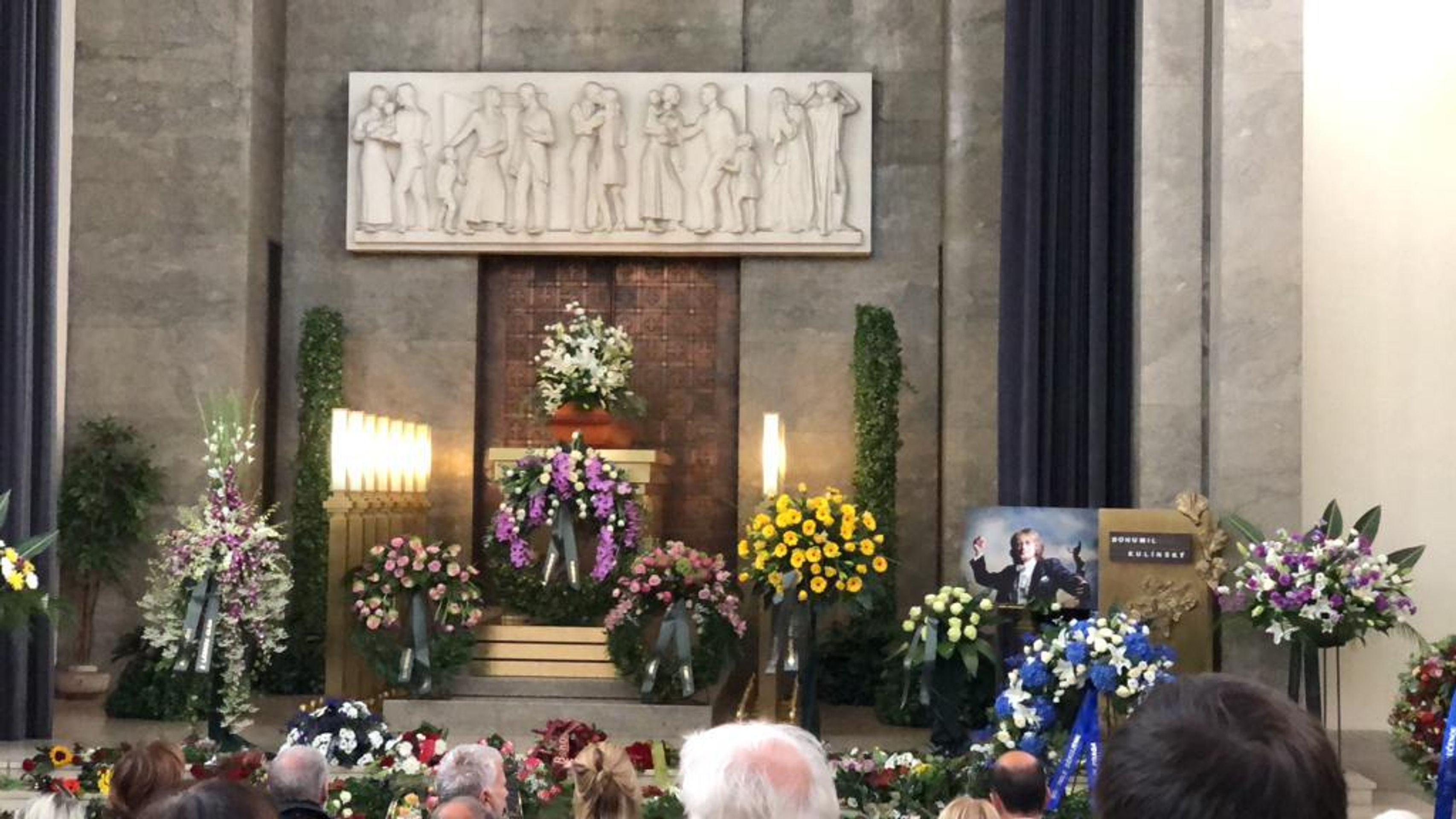 Poslední rozloučení s Bohumilem Kulínským - 3 - GALERIE: Poslední rozloučení s Bohumilem Kulínským (9/11)