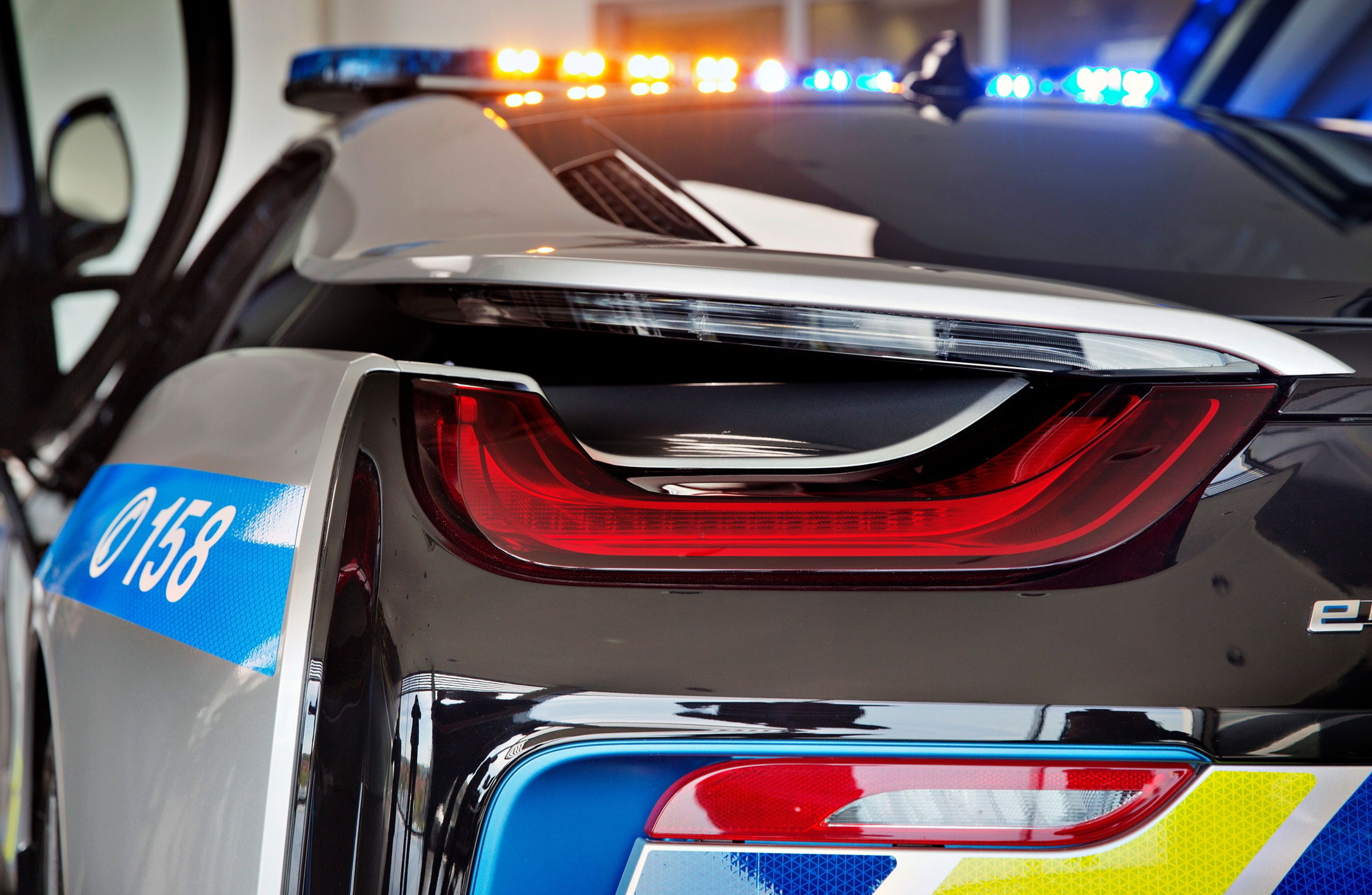 BMW_i8 pro Policii ČR - 3 - Fotogalerie: Policejní BMW i8 Coupé (6/6)