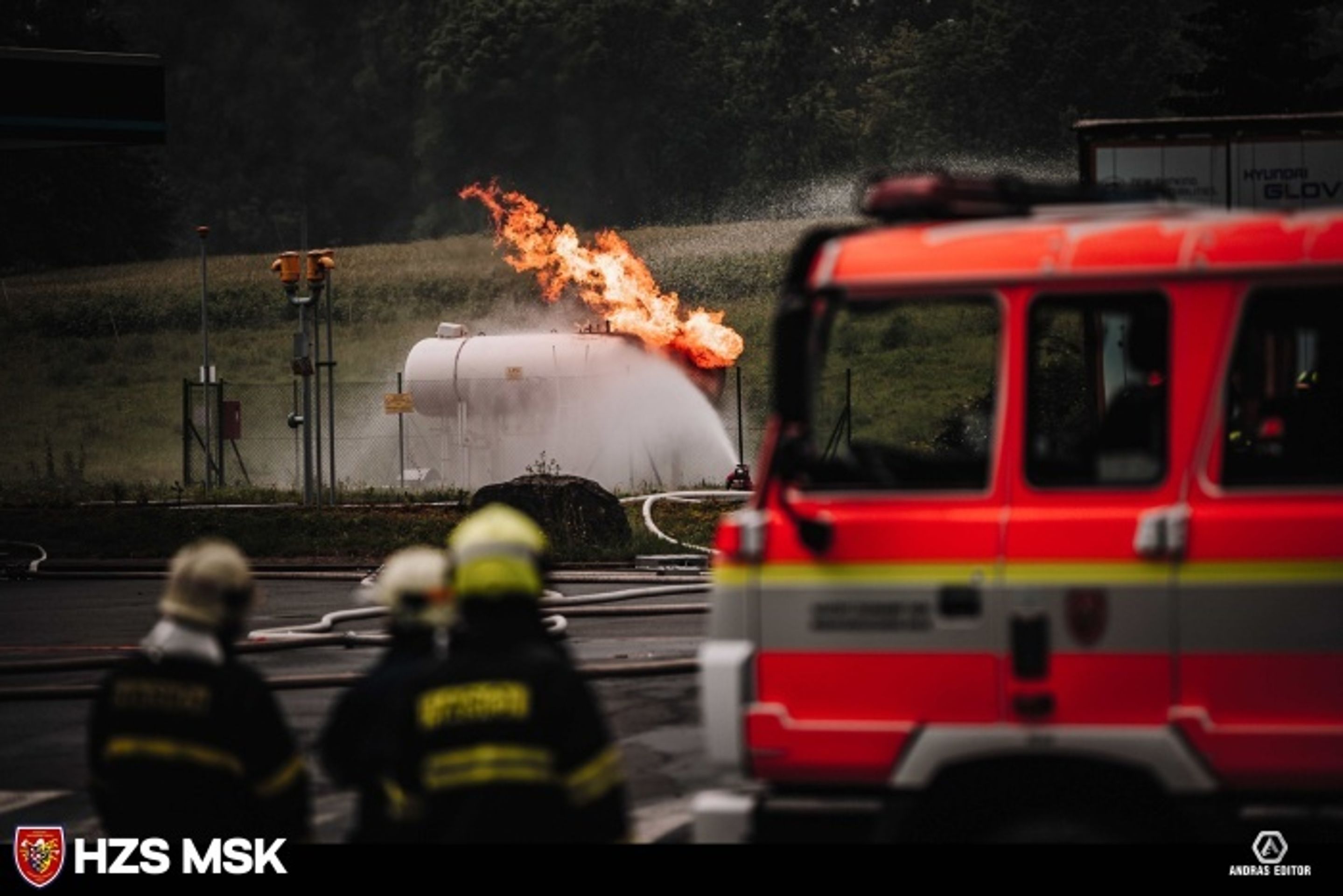 Požár zásobníku s LPG na benzínce v Českém Těšíně - 4 - GALERIE: Požár plynu na benzínce v Českém Těšíně (3/6)