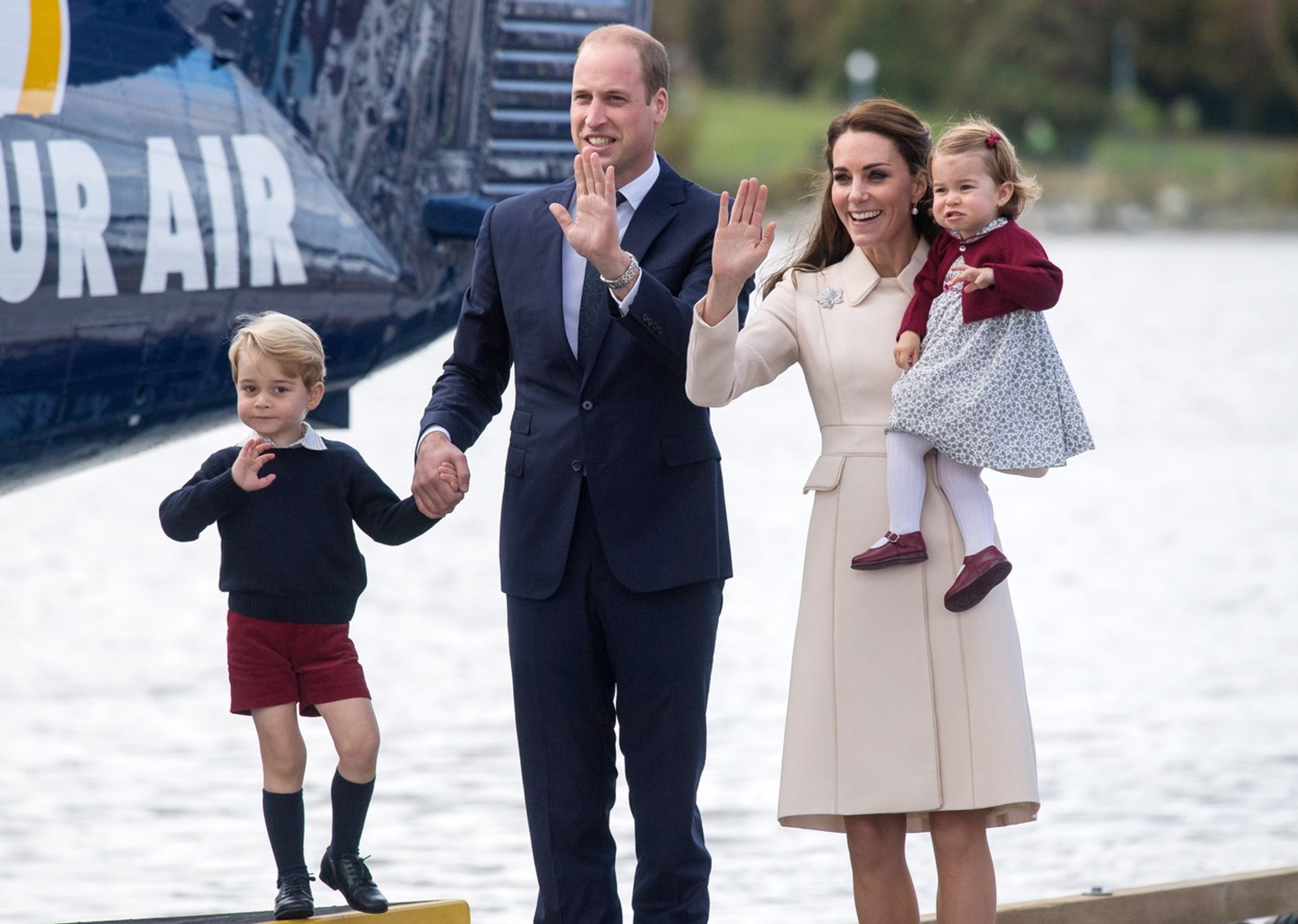 Princ William, vévodkyně Kate a děti v Kanadě - Princezna Kate s dětmi (24/33)