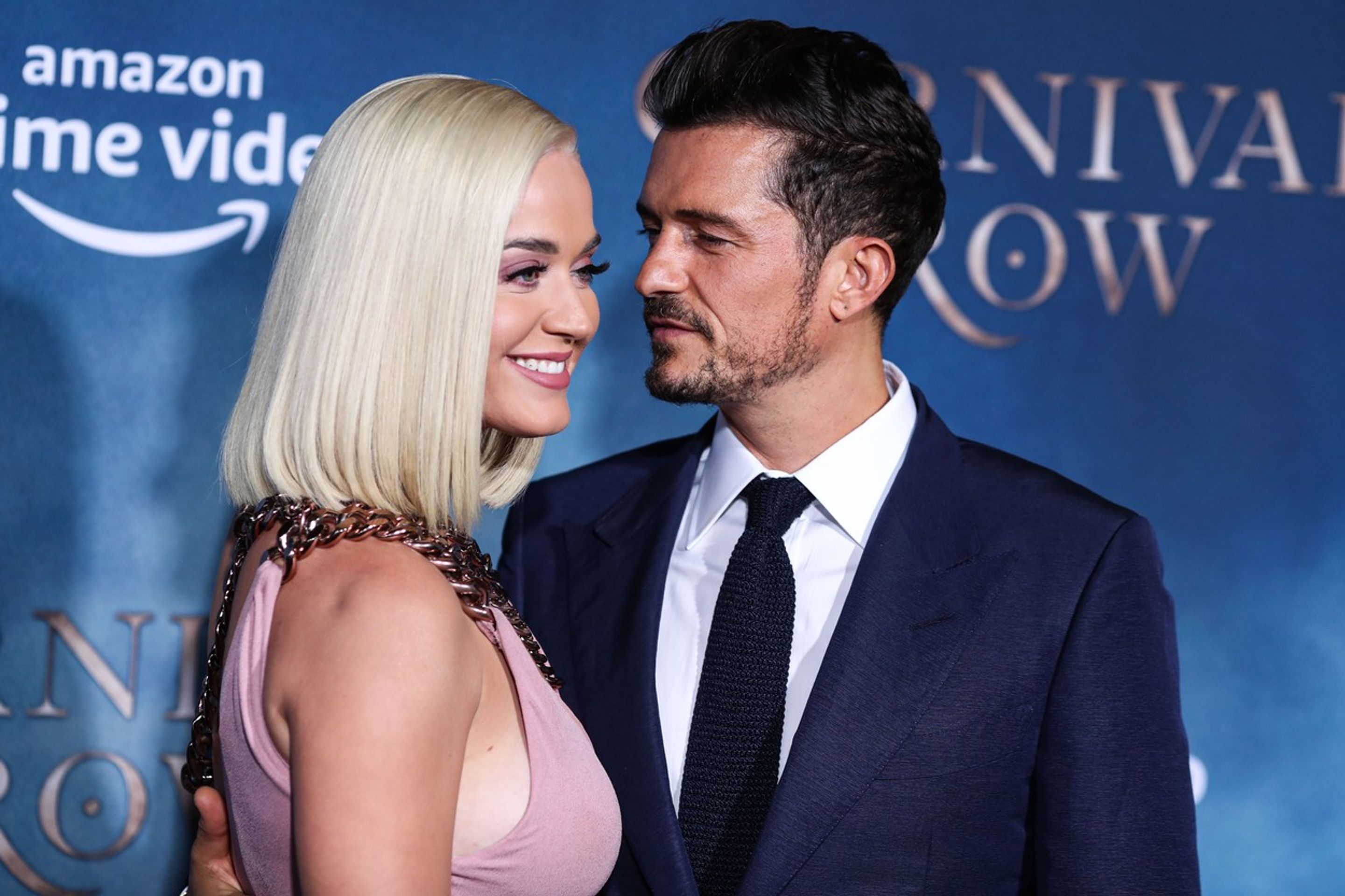 Orlando Bloom a Katy Perry - GALERIE: Zpěvačka Katy Perry a herec Orlando Bloom koupili dům v Montecitu (9/9)