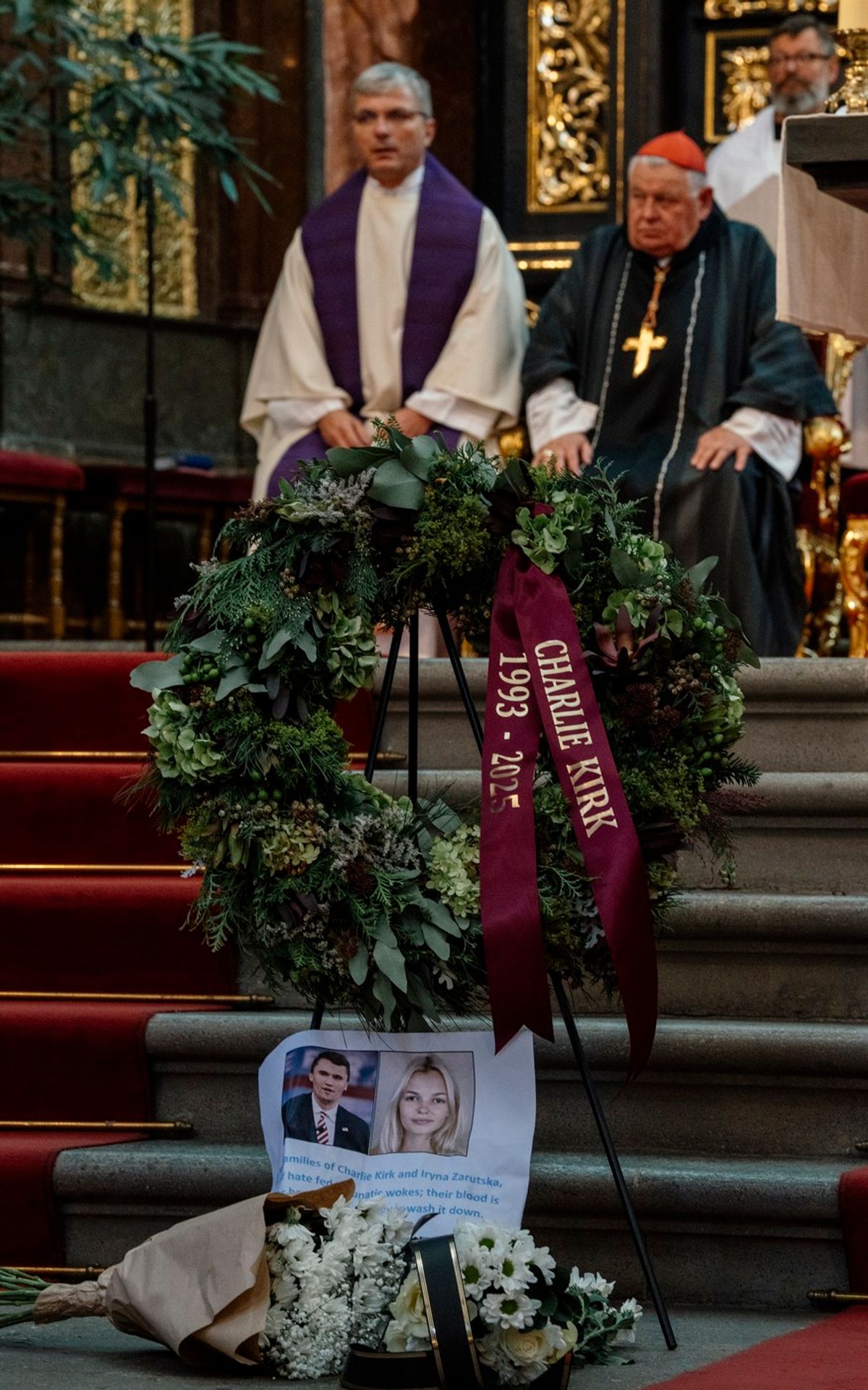 Kardinál Dominik Duka na mši za Charlieho Kirka - Kardinál Dominik Duka na mši za Charlieho Kirka (1/4)
