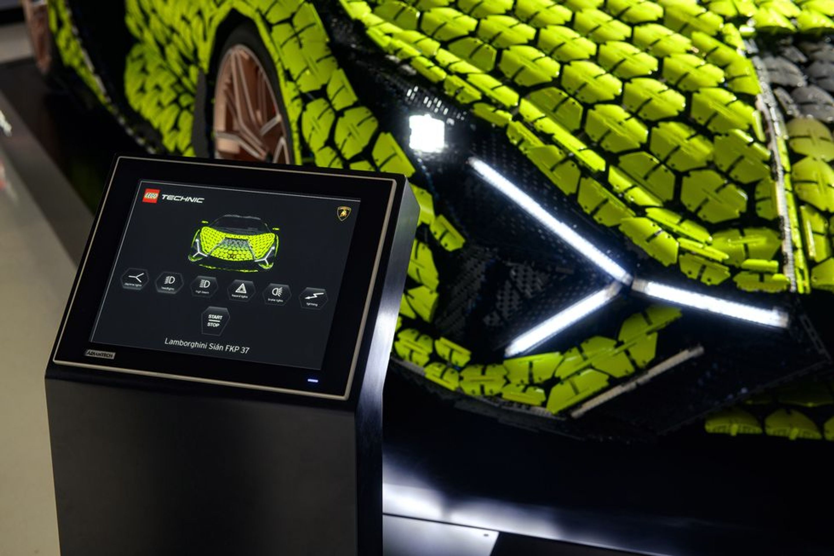 Lamborghini Sián FKP 37 z lega - Lamborghini Sián FKP 37 z lega (5/8)