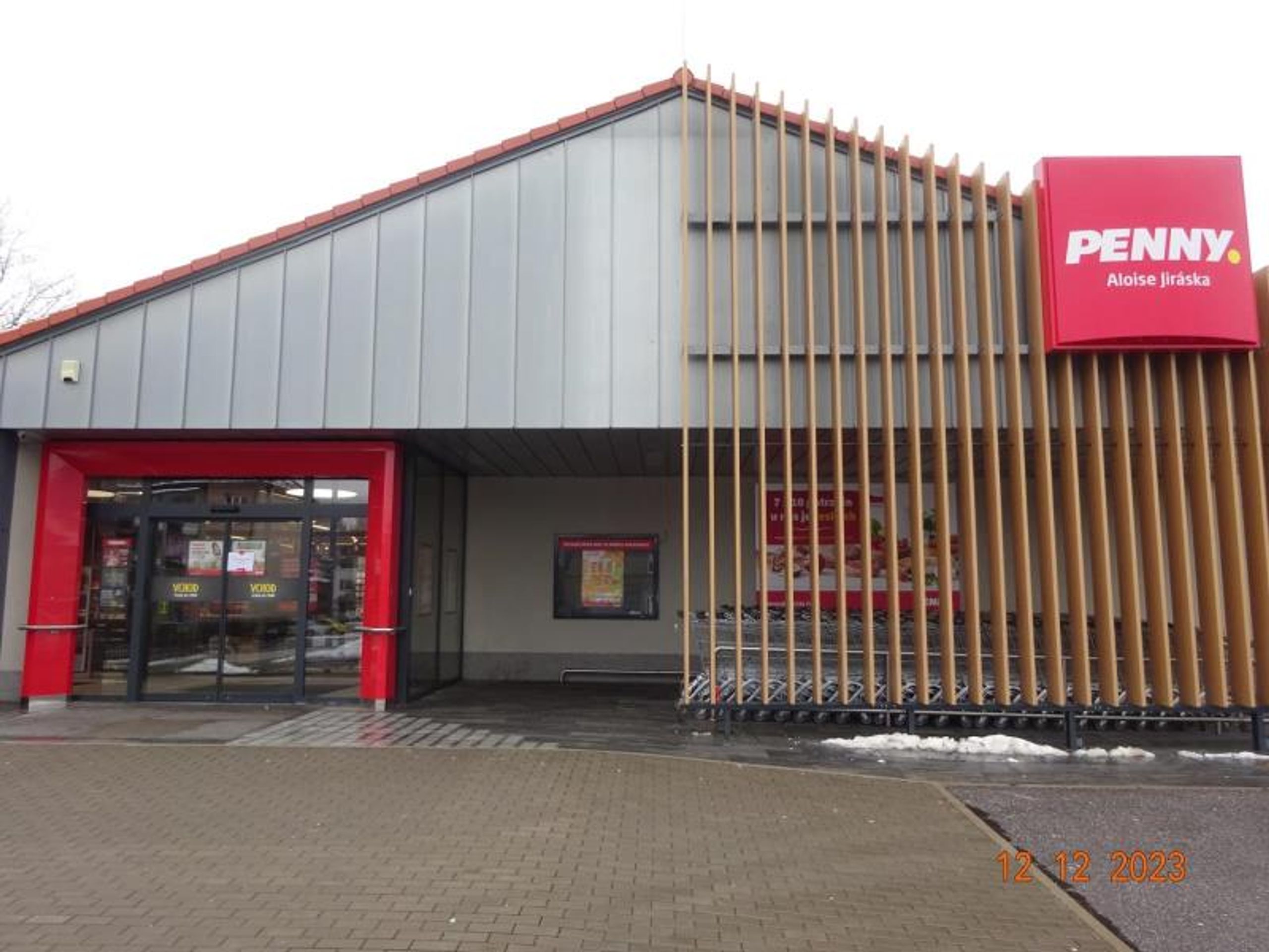 Uzavřená prodejna Penny Marketu ve Vrchlabí - Uzavřená prodejna na Trutnovsku (1/10)