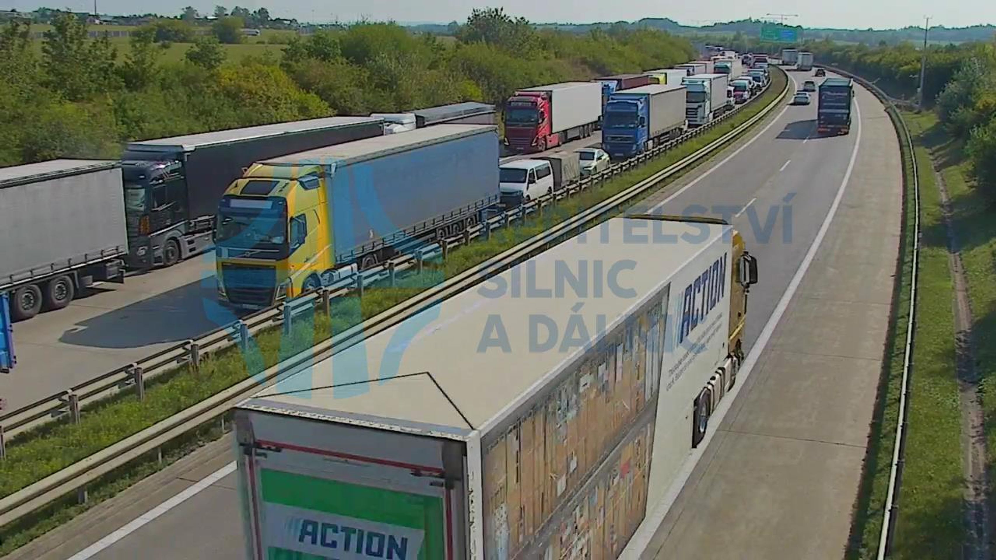Vážná dopravní nehoda na pražském okruhu (14) - Vážná dopravní nehoda na pražském okruhu (9/9)