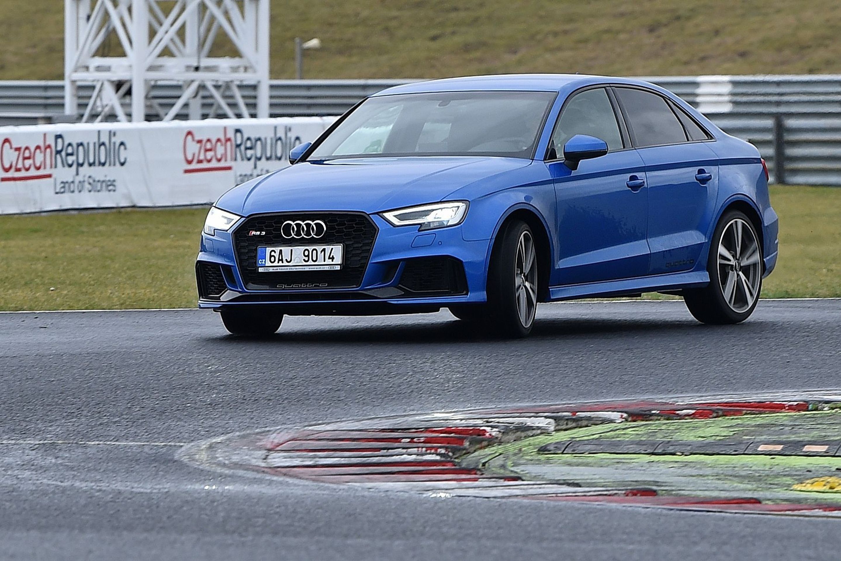 Audi RS3 - 12 - GALERIE: Audi RS3 (18/26)
