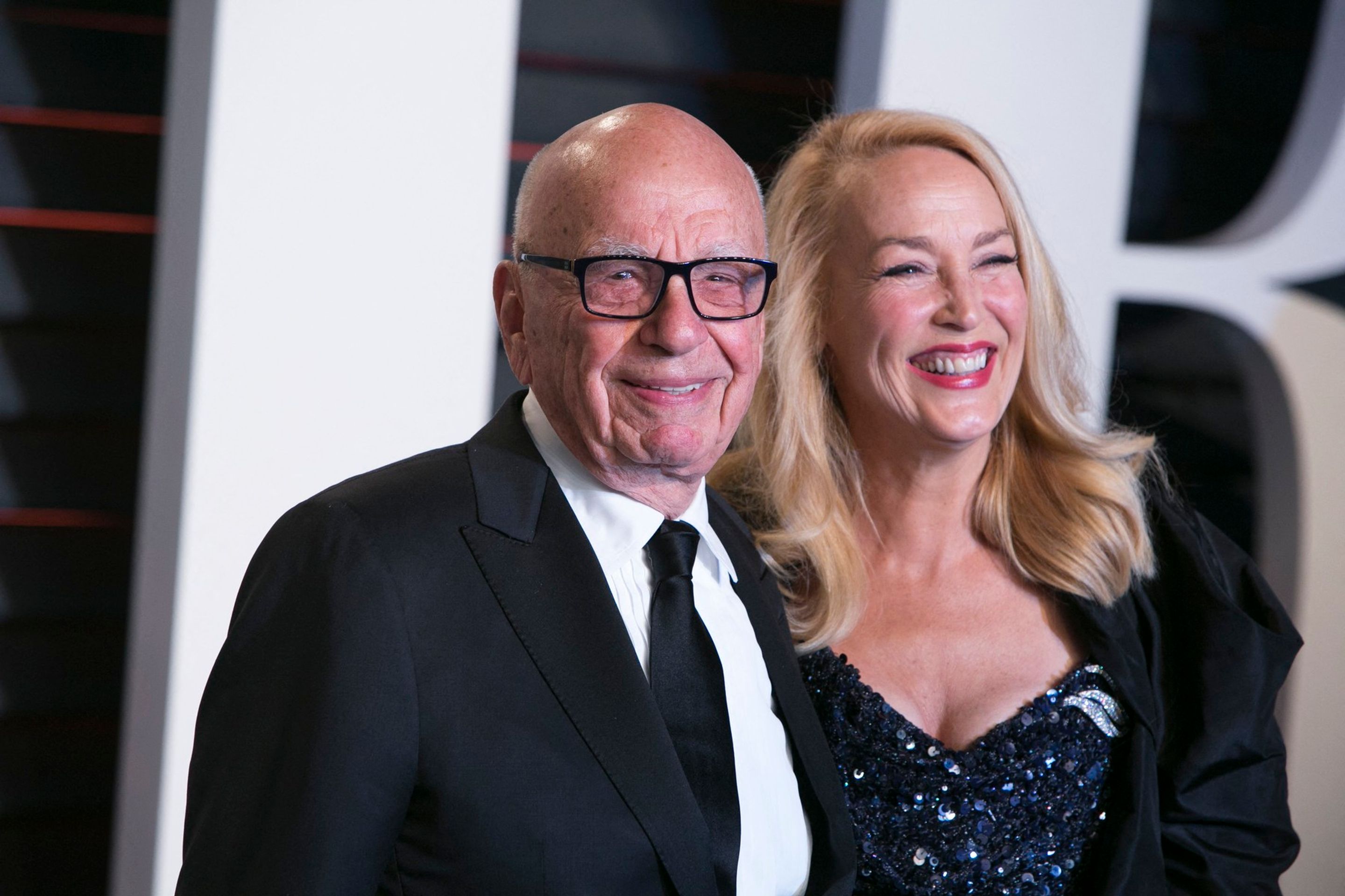Bývalá manželka Micka Jaggera Jerry Hallová a Rupert Murdoch, 28. 2. 2016 - Miliardář Rupert Murdoch s ženami (2/4)