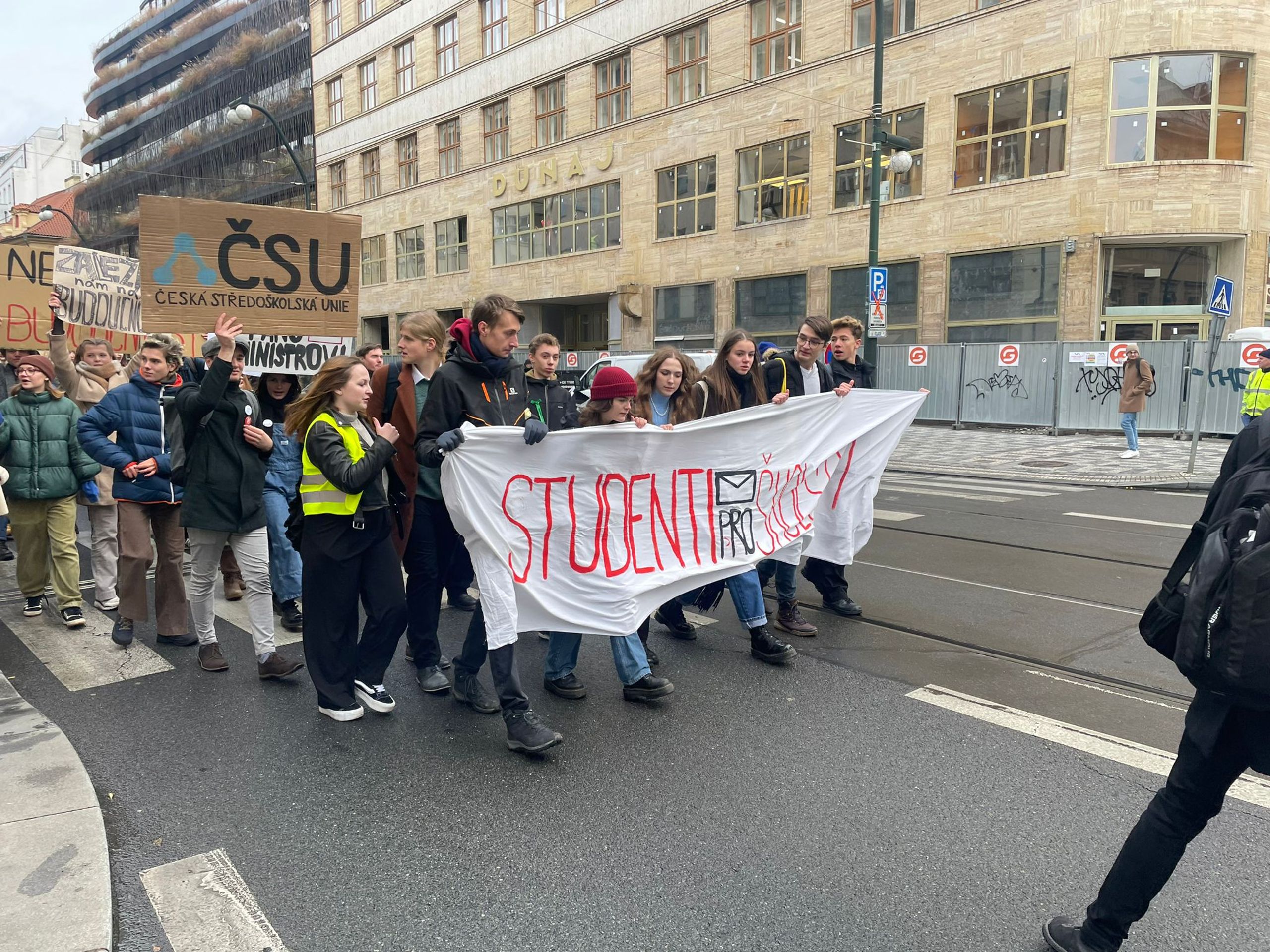 Protestní setkání (5) - Stávka a protivládní protesty (9/23)