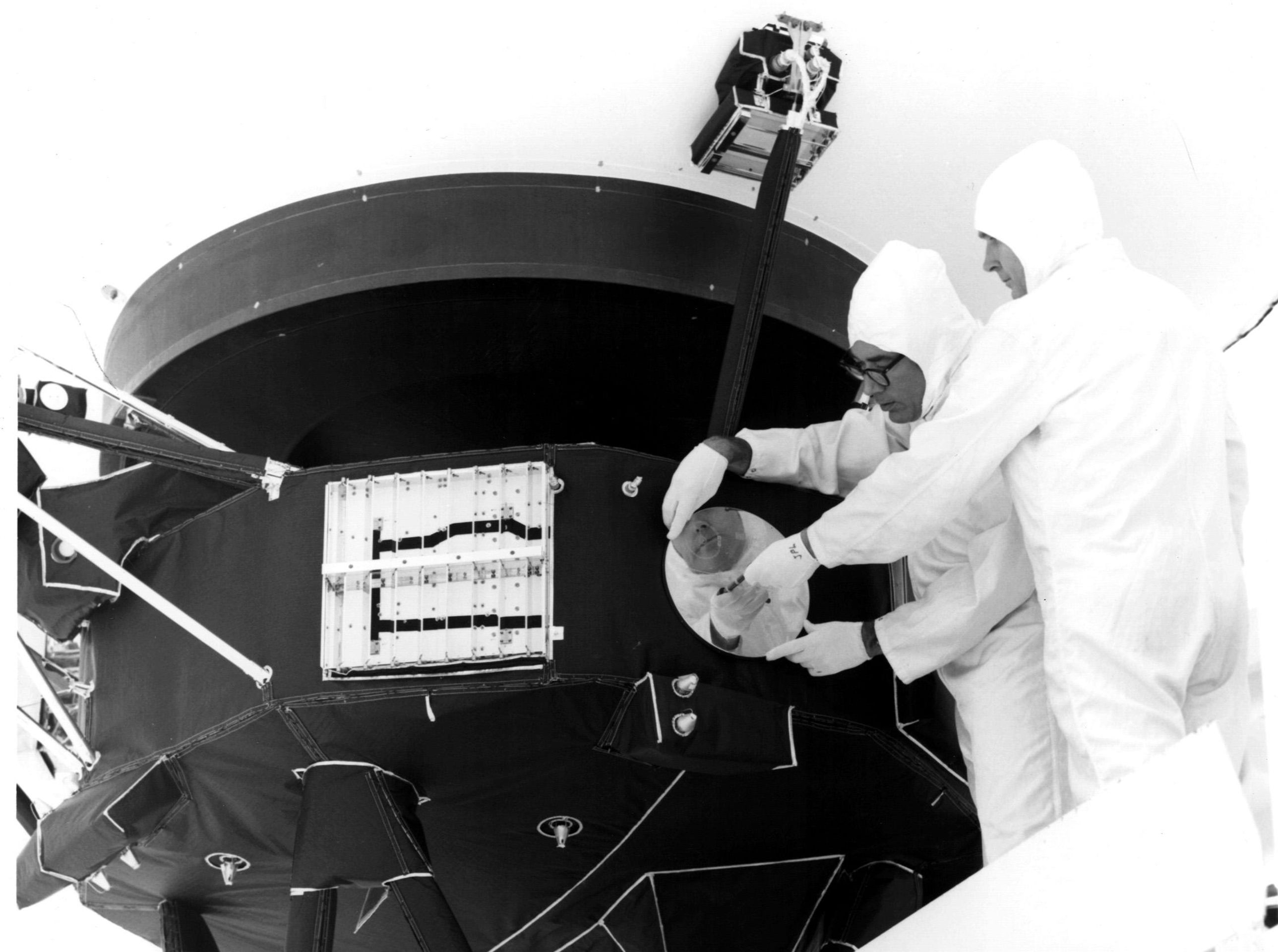 Voyager 1 - Voyager 1 (3/9)
