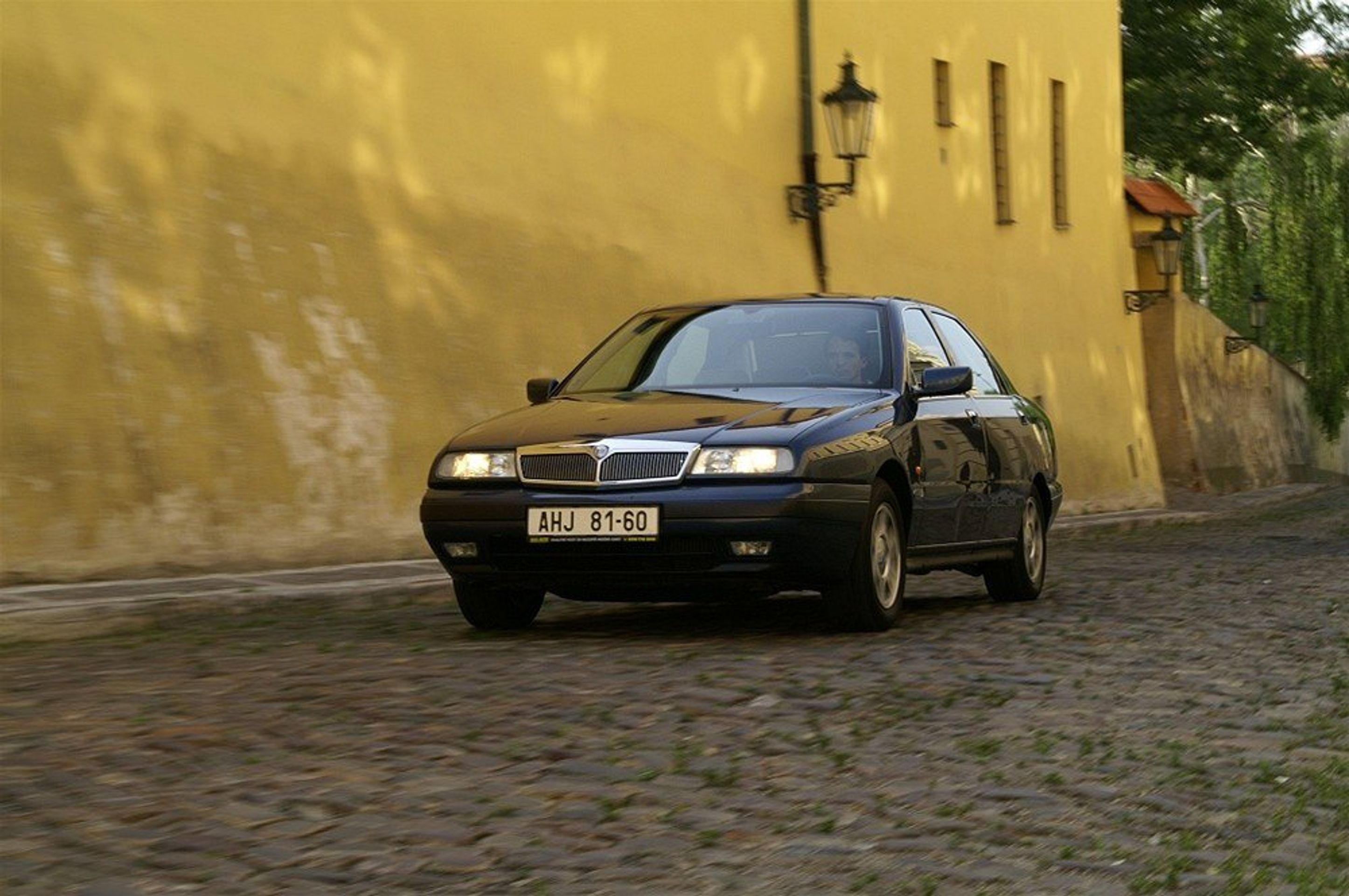Lancia Kappa po prezidentu Havlovi - Fotogalerie: Lancia Kappa, někdejší sukromý vůz prezidenta Havla (6/7)