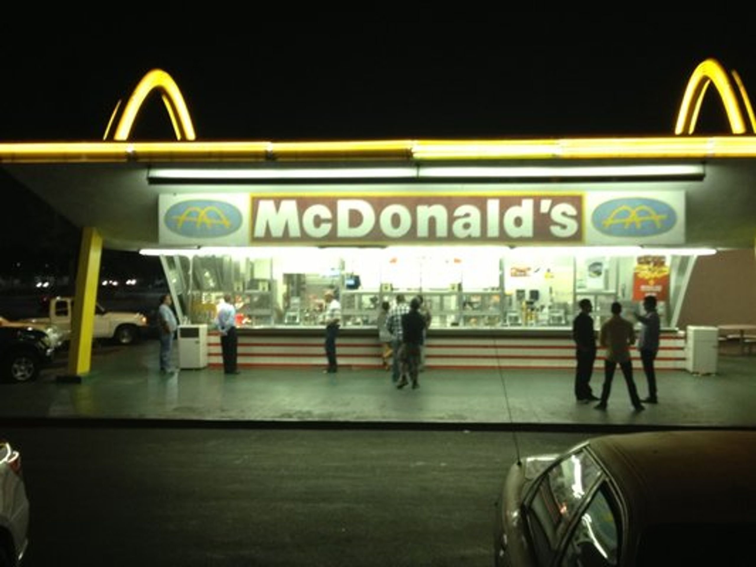 Nejstarší McDonald's - GALERIE: Nejstarší McDonald´s na světě! Takhle vypadal nejznámější fast food před 50 lety (1/9)