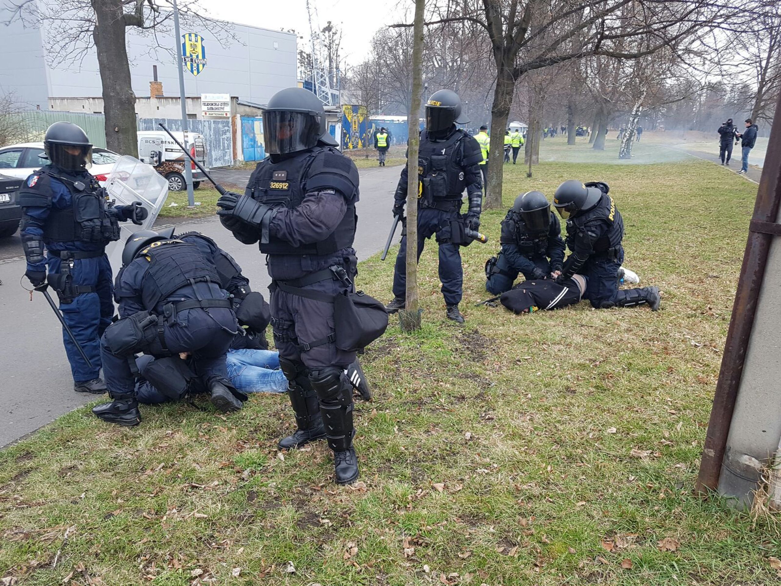 Střety fanoušků Baníku a Opavy před zápasem v Opavě - 1 - GALERIE: Střety fanoušků Baníku a Opavy před zápasem v Opavě (4/4)