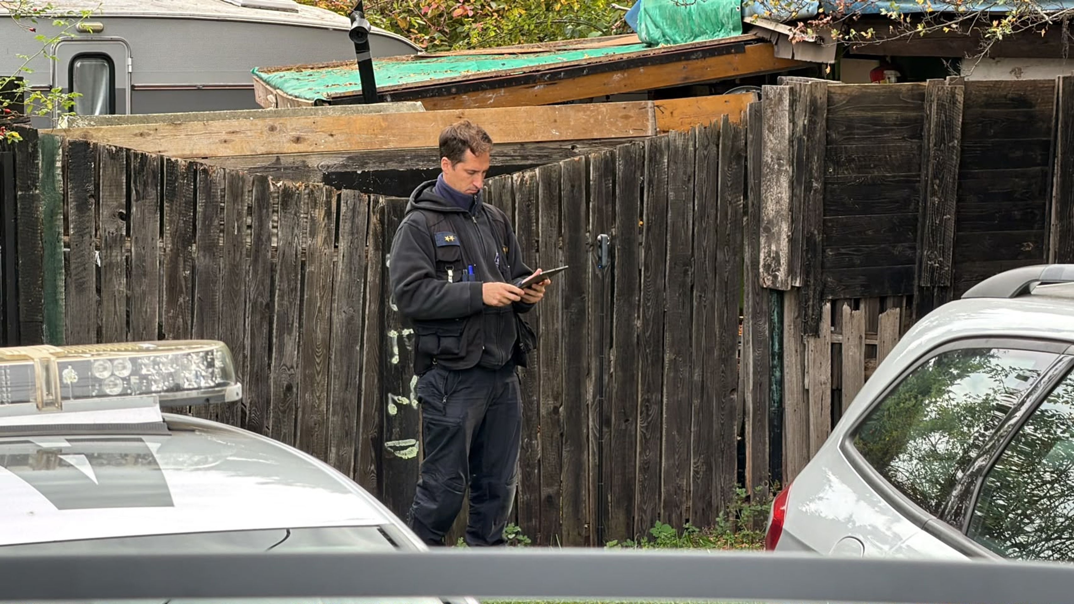 Policisté vyšetřují nález lidských ostatků v ulici Na Slatinách - Nález lidských pozůstatků v Praze (5/6)