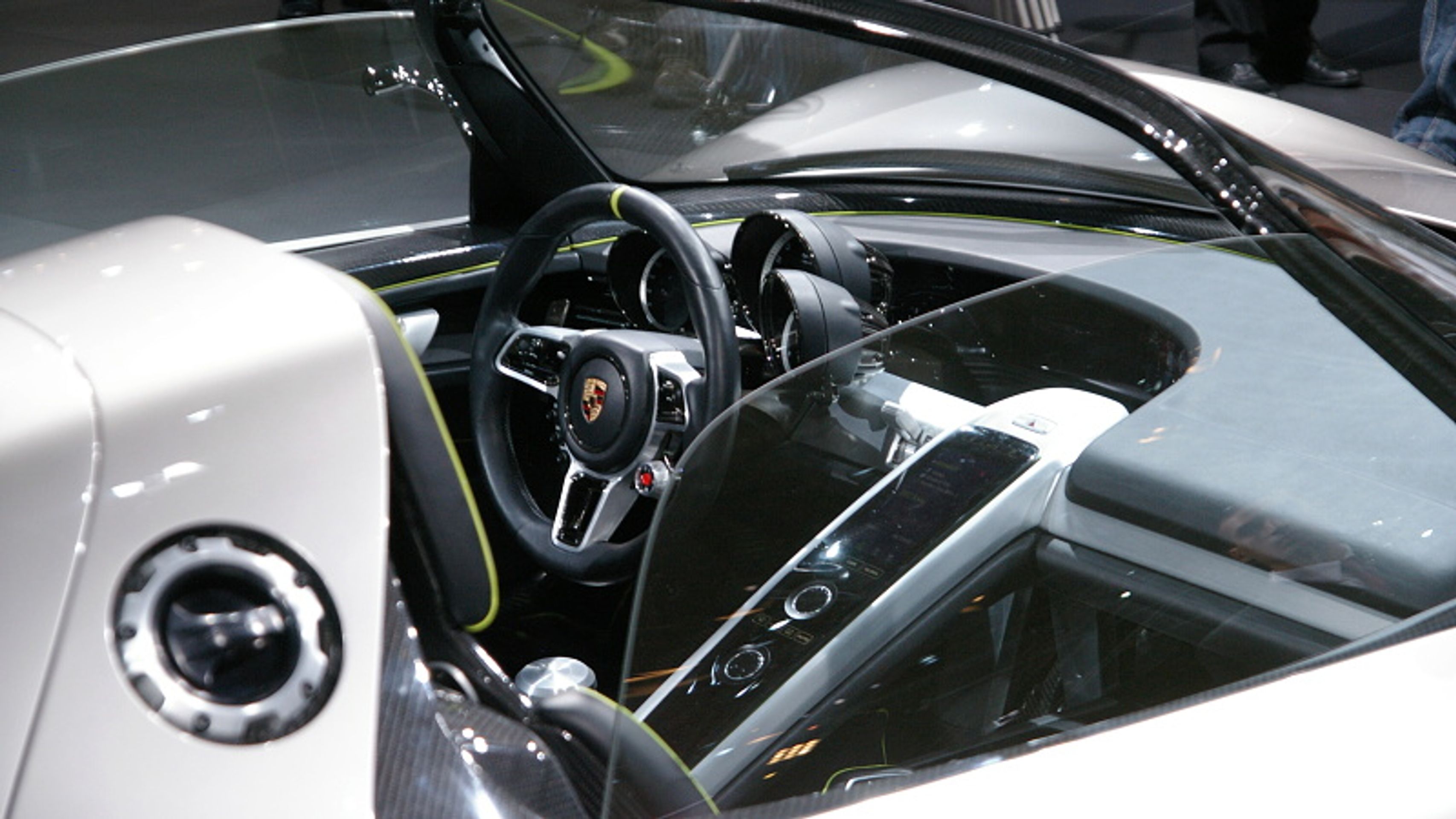 Porsche 918-6 - GALERIE Porsche 918 (7/7)