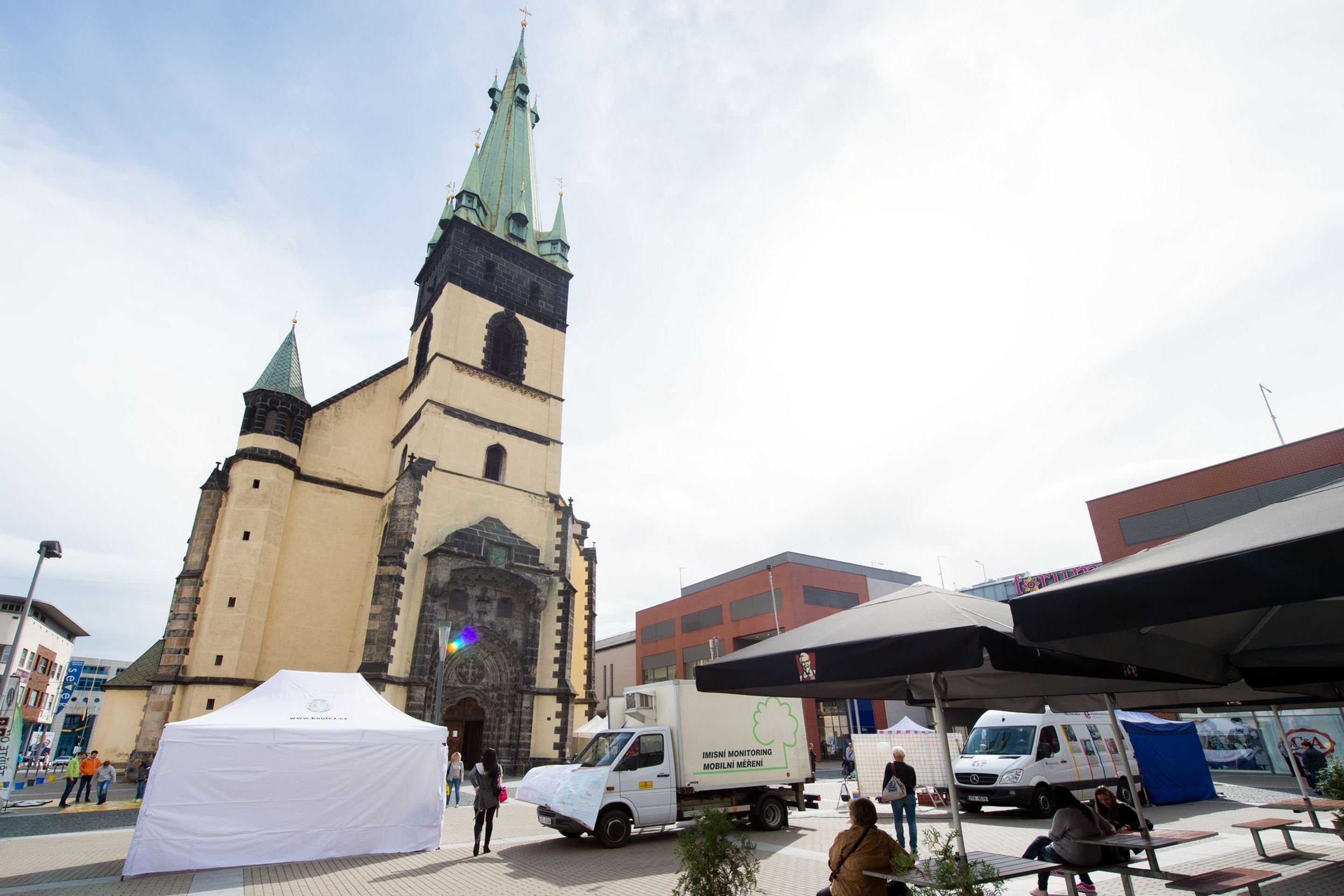Kostel Nanebevzetí Panny Marie v Ústí nad Labem - 2 - GALERIE: Architektonická NEJ Česka (13/33)