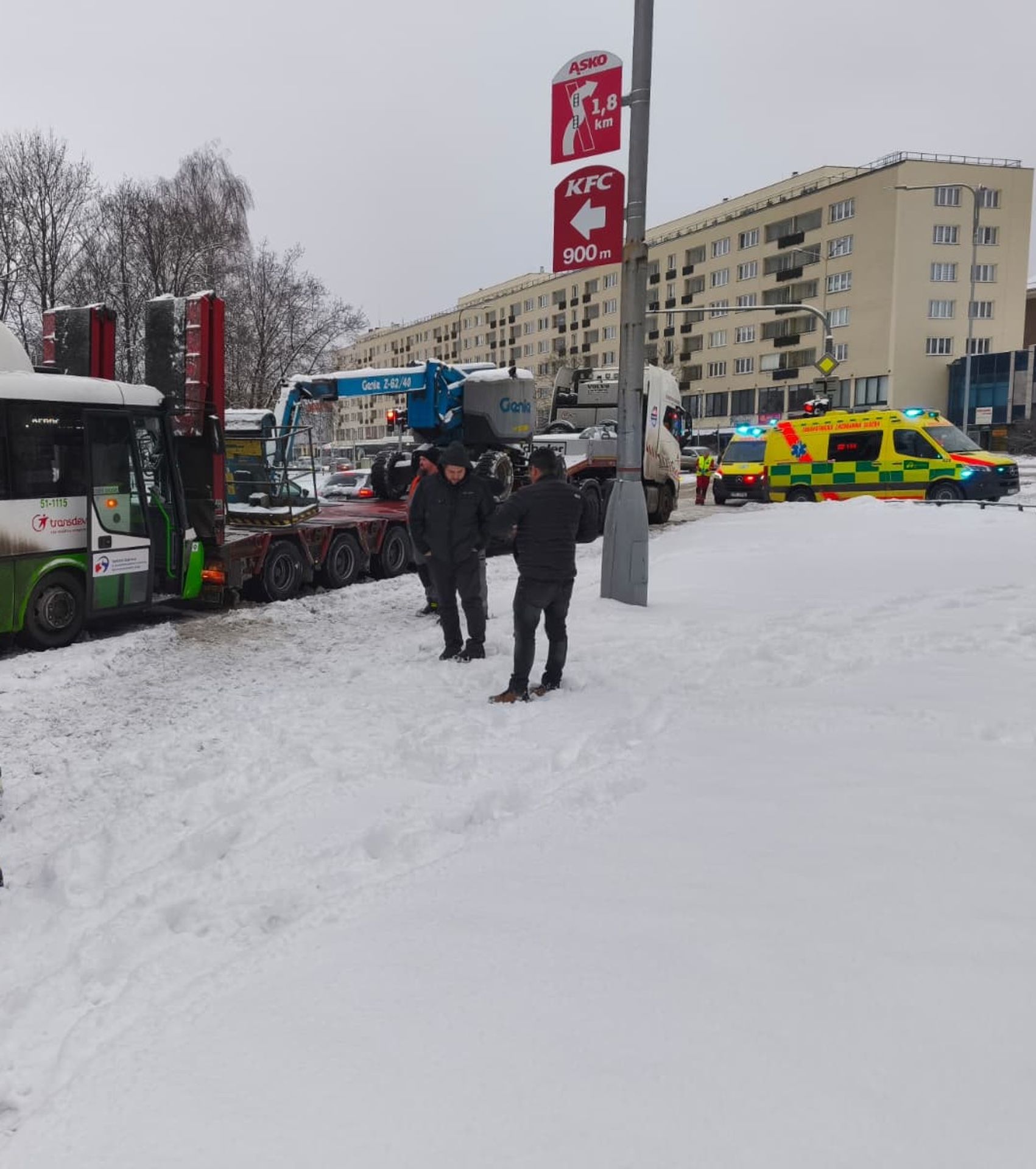 Střet autobusu s nákladním automobilem v Havířově - Střet autobusu s nákladním automobilem v Havířově (3/4)