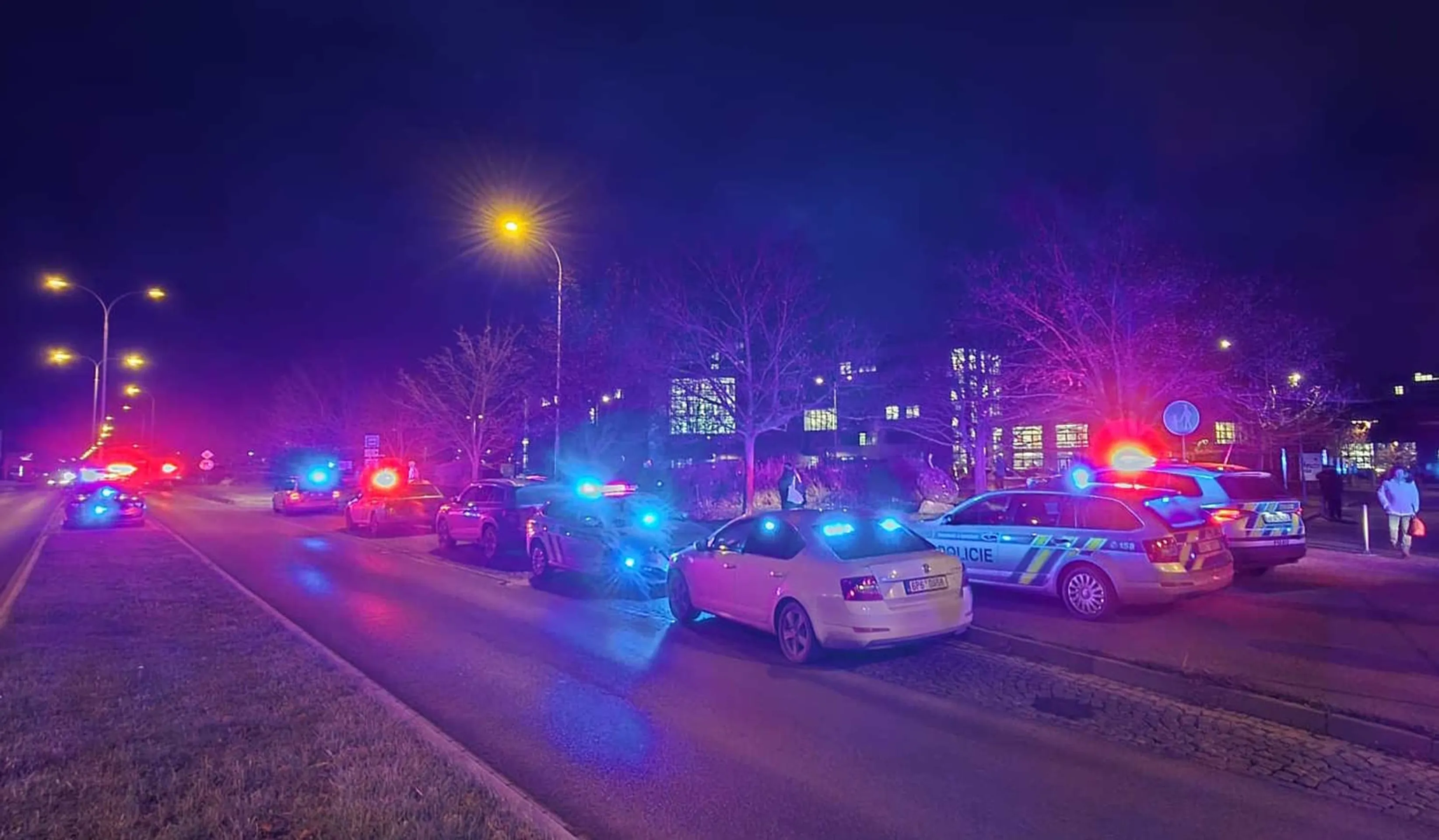 Hlášená střelba na fakultě v Plzni (3) - Hlášená střelba na fakultě v Plzni (5/8)