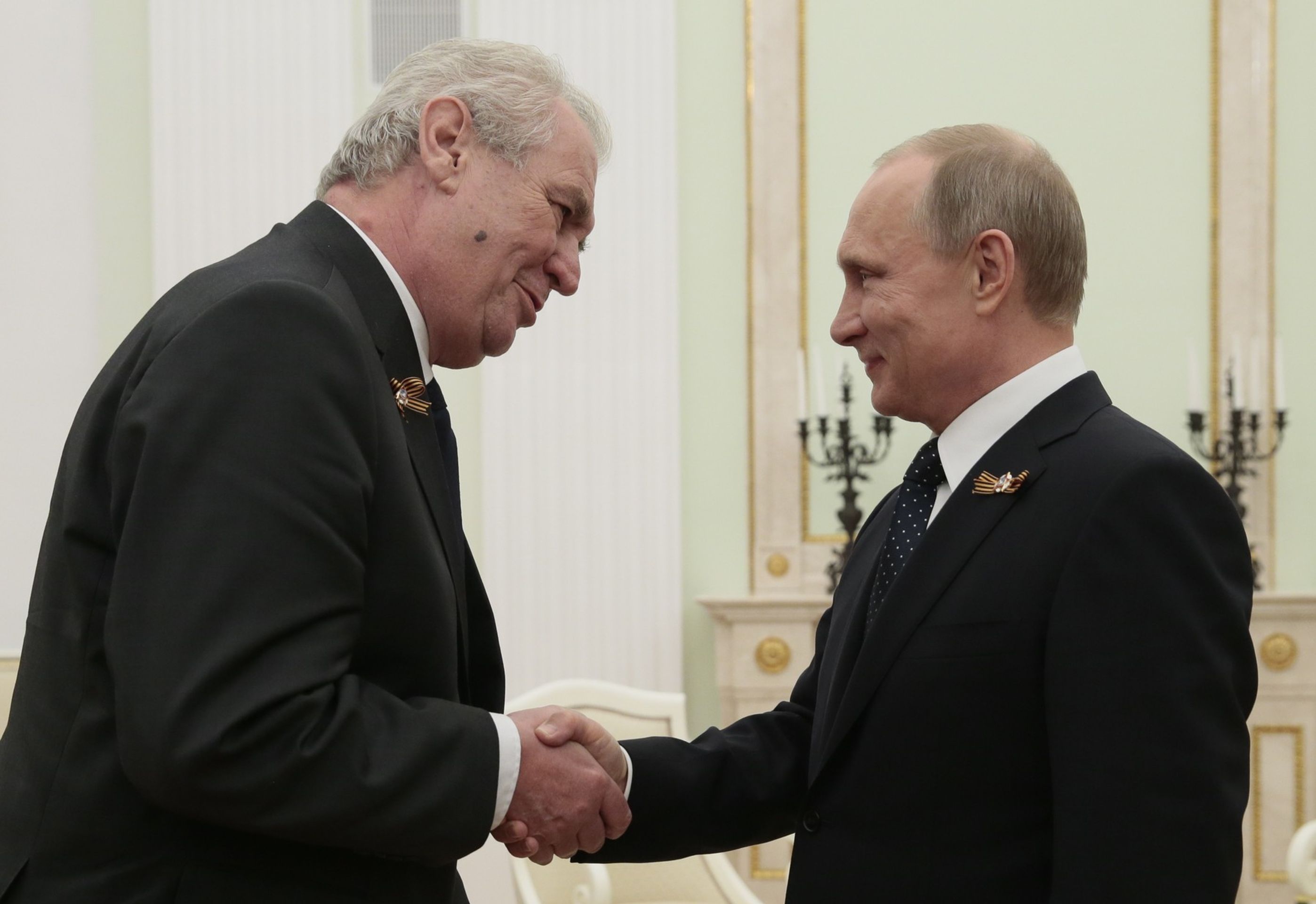 Prezidenti Miloš Zeman a Vladimir Putin, 9. 5. 2015 Moskva - Miloš Zeman a Ivana Zemanová (21/35)