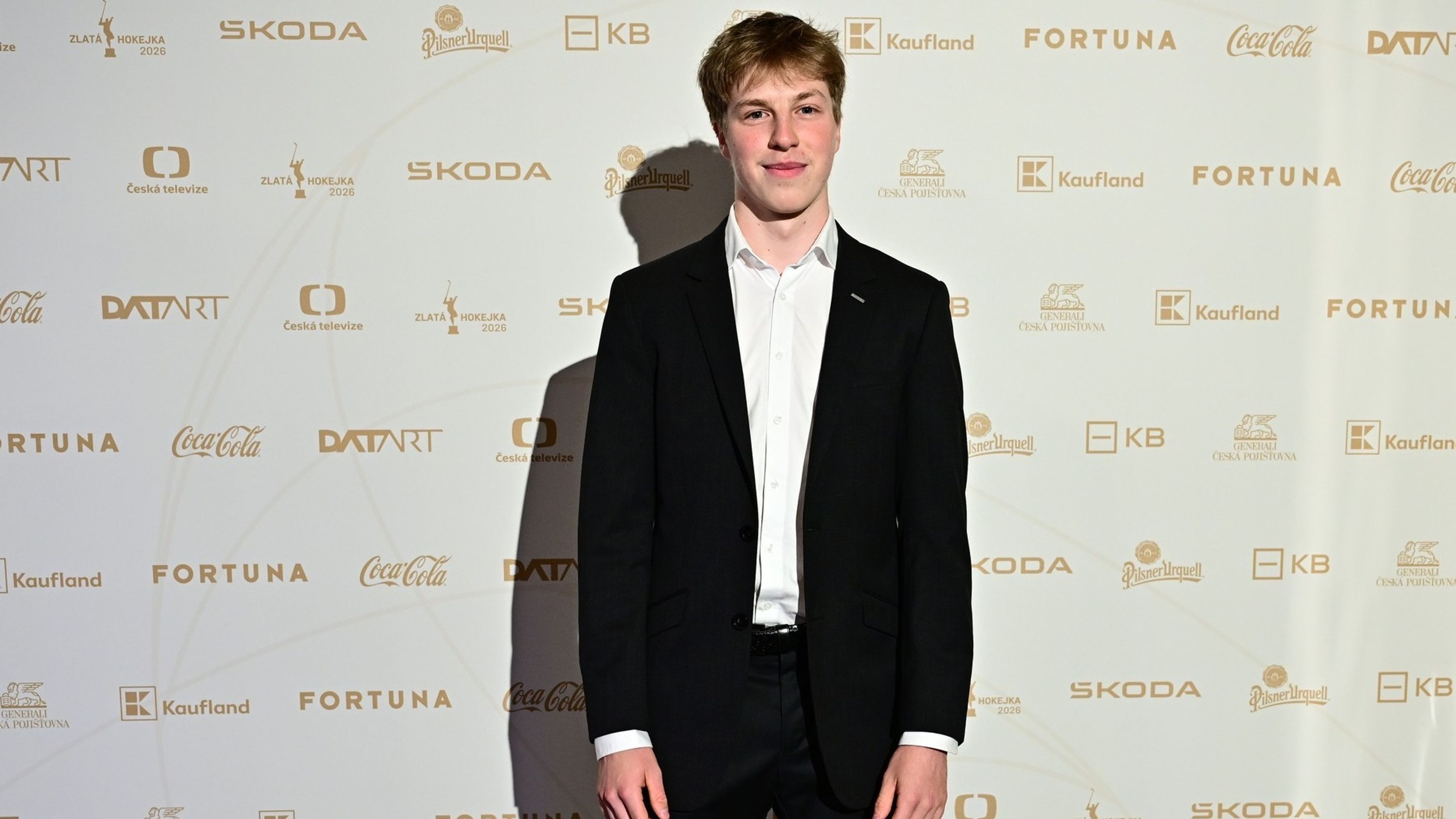 Obránce Tomáš Galvas (cropped) - Hokejisté a jejich partnerky na vyhlášení Zlaté hokejky (3/8)