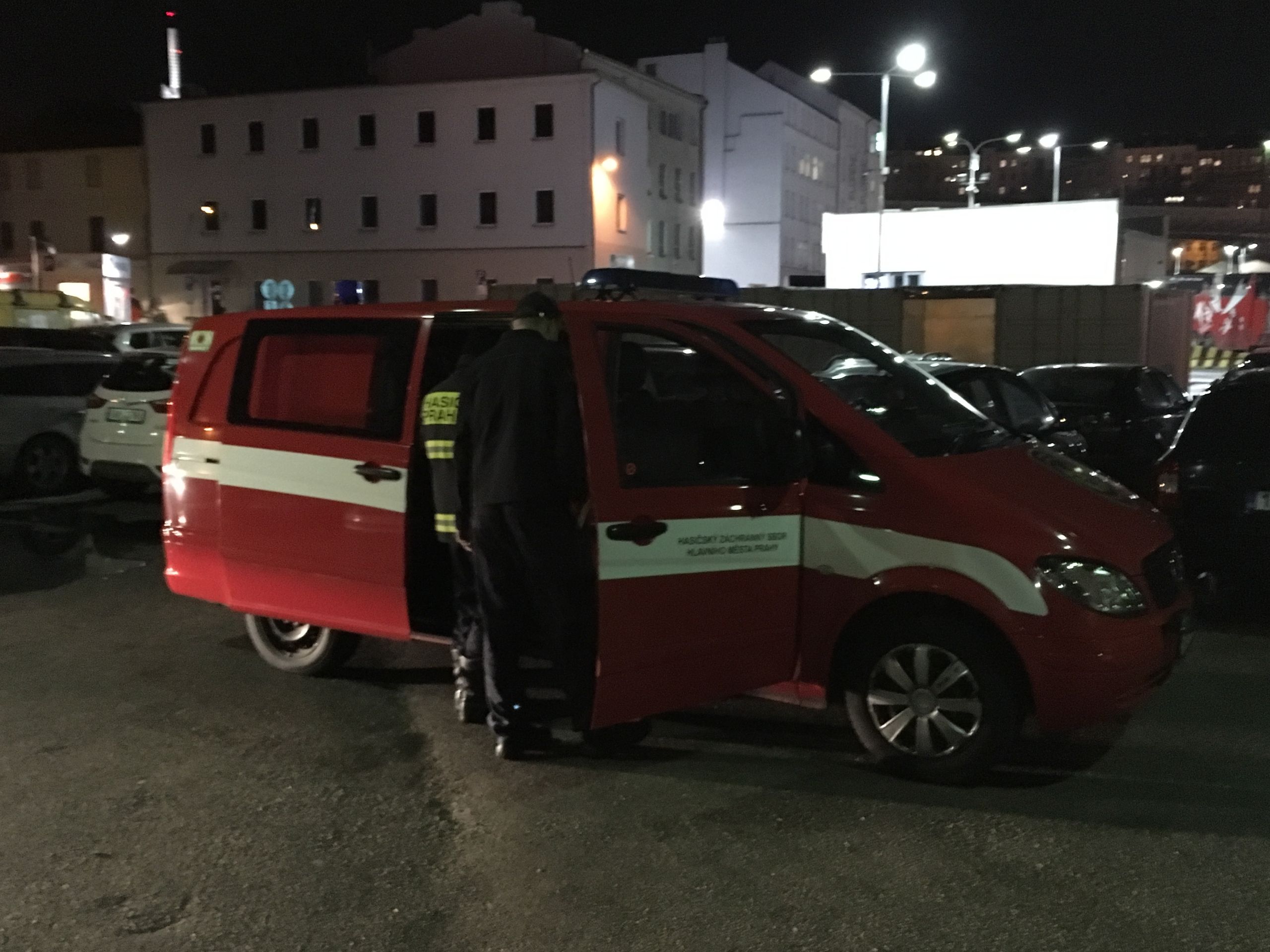 Požár autobusu na pražské Florenci - 2 - GALERIE: Požár autobusu na pražské Florenci (2/5)