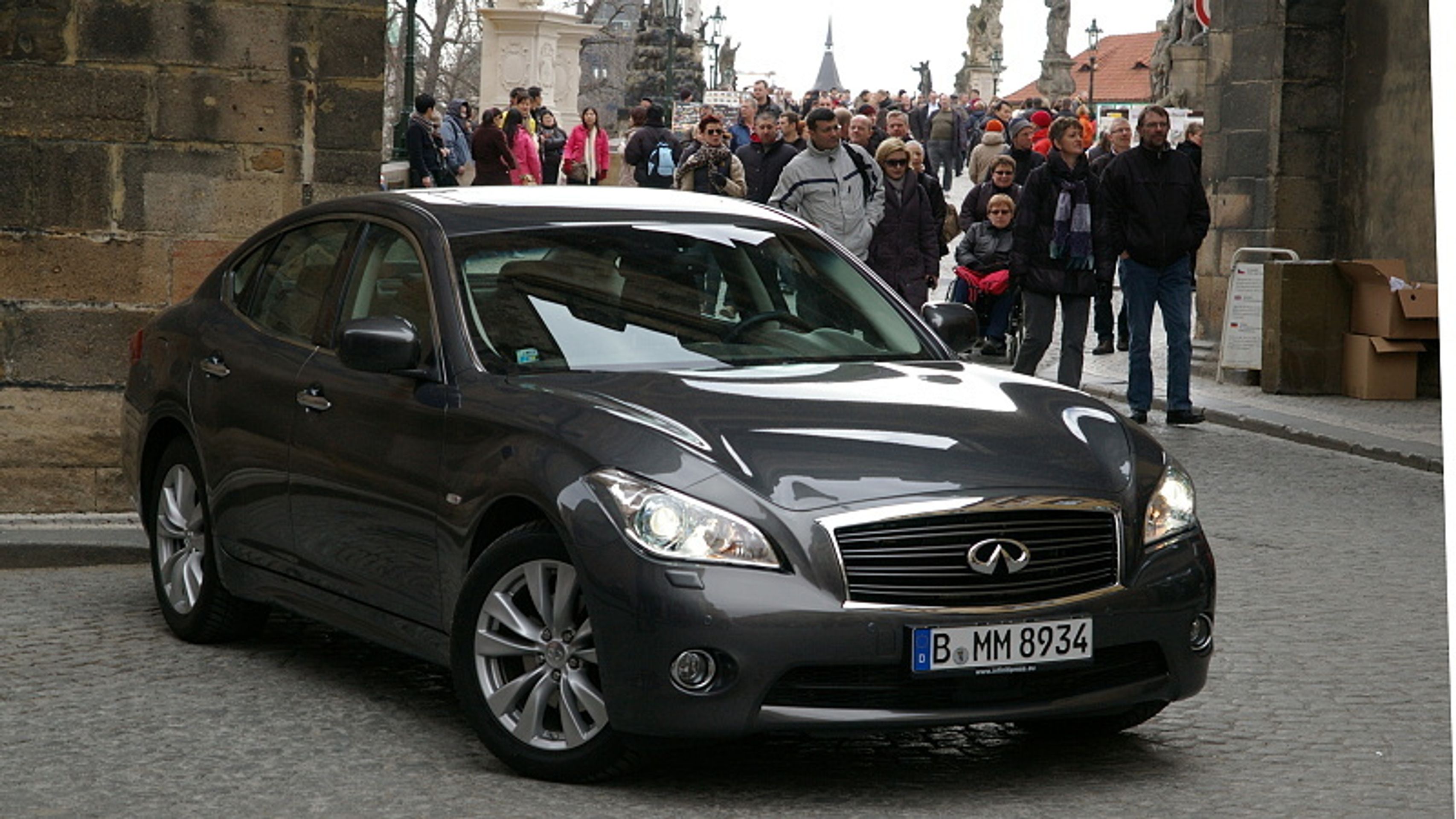 Infiniti M60d - 3 - GALERIE Infiniti M60d (3/10)